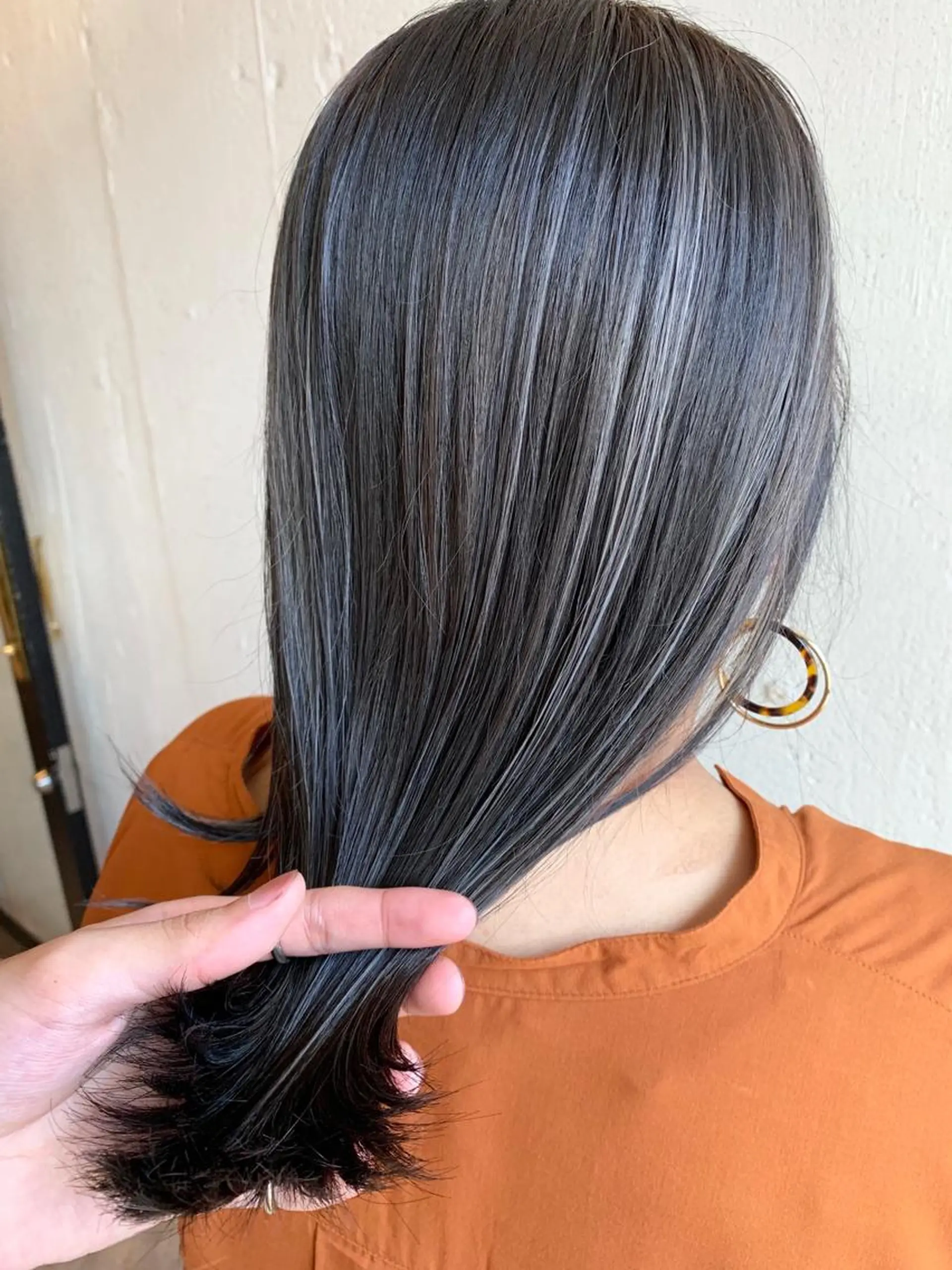 ミディアム カラー ダークグレー ダークグレージュ グレージュ ハイライトカラー シルバー ヘアカラー トリートメント 💈平島 拓也💈のヘアスタイル