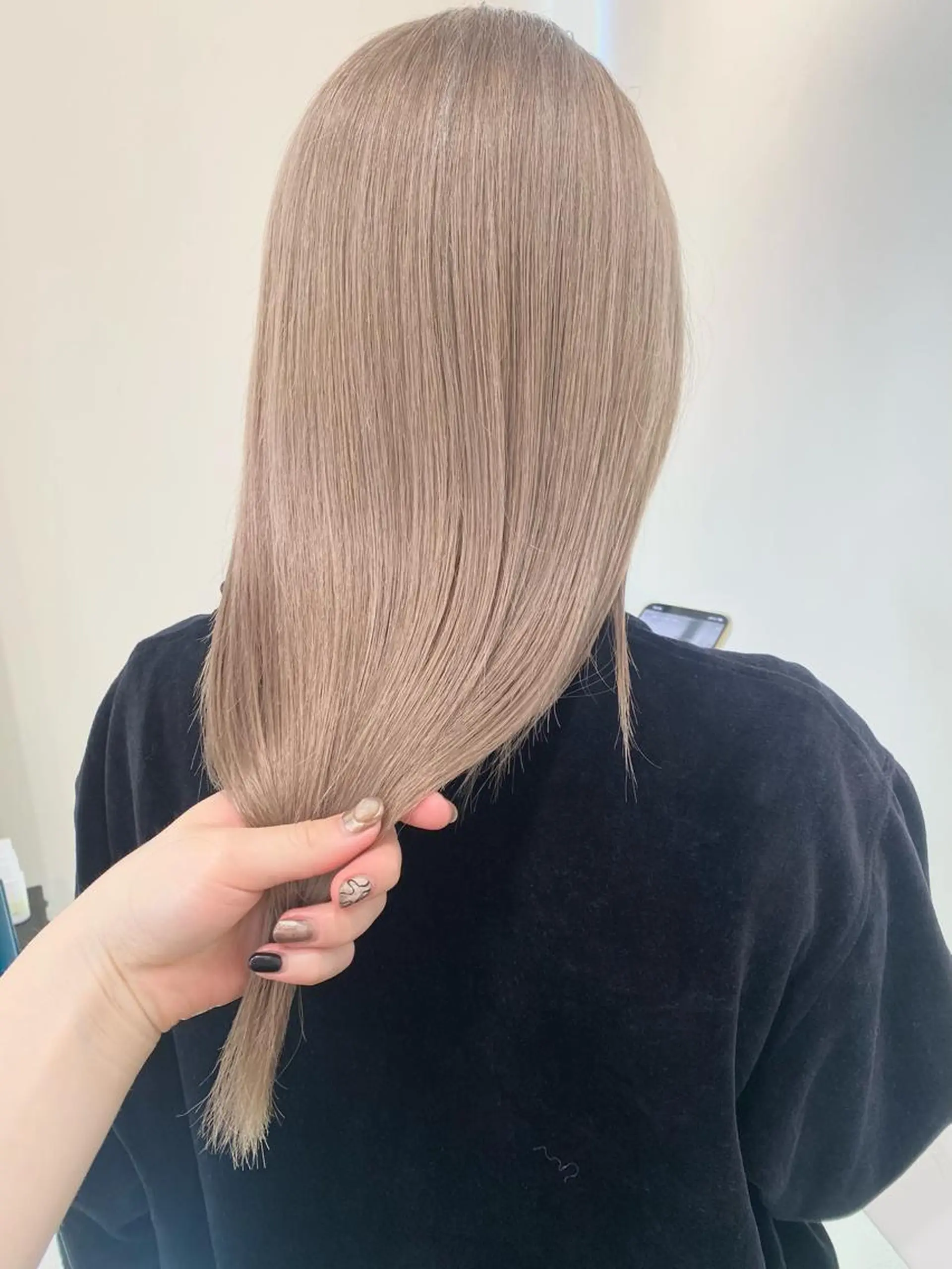 セミロング カラー メンズ ベージュカラー グレージュ ミルクティーベージュ ホワイトベージュ カット ヘアカラー トリートメント 🎨ハイトーン/ 切りっぱなし みつきのヘアスタイル