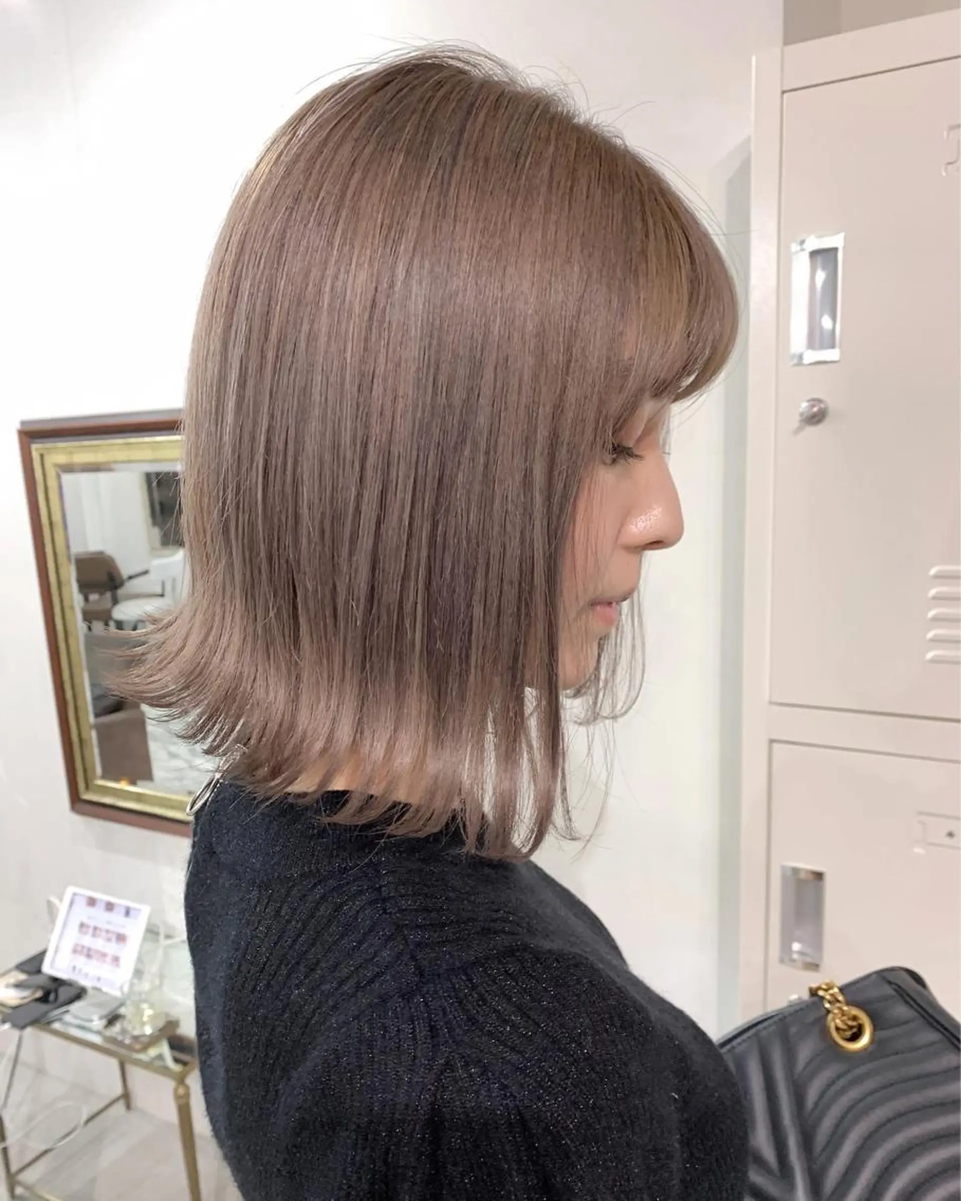 ミディアム カラー ブリーチ グレージュ エクステ（レミー毛） NINEのヘアスタイル