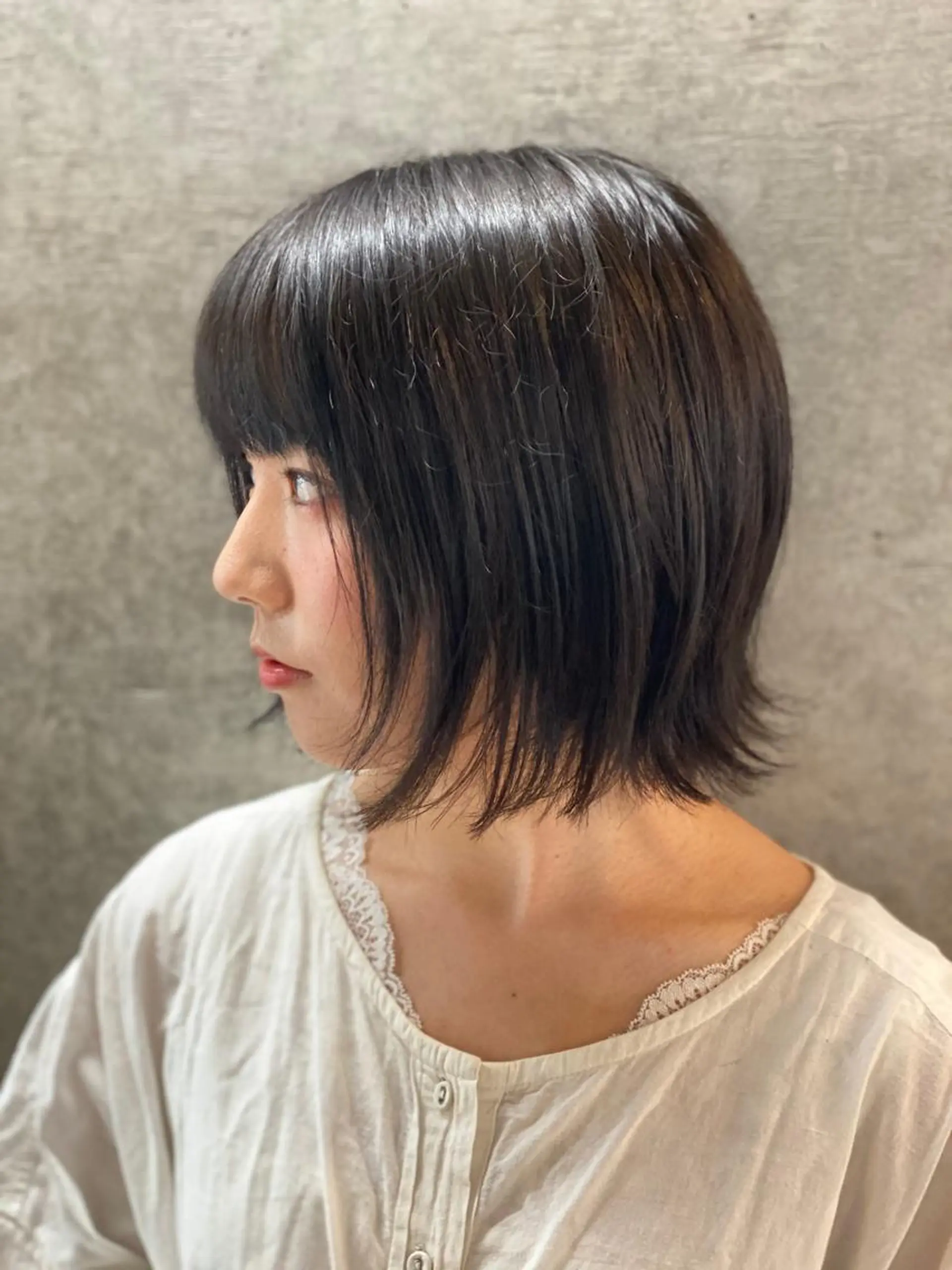 ショート アッシュ ボブ くびれヘア ハイライト レイヤーカット アンリ【Henri】所属・原宿アンリ 山下卓也のヘアスタイル