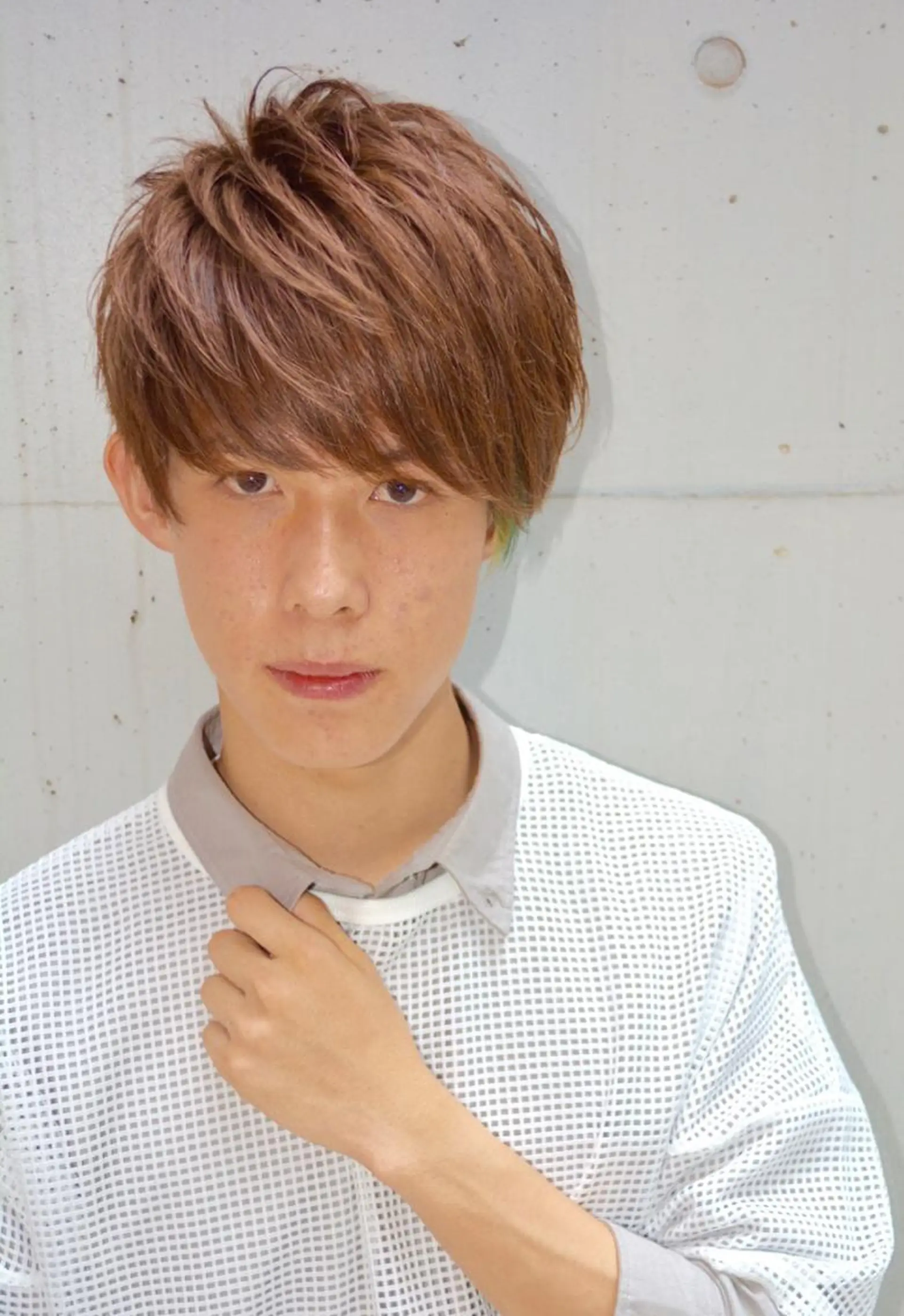 ショート メンズ メンズハイトーン メンズインナーカラー マッシュ カット ヘアカラー AUTHENTIC private mens hair salon所属・完全個室マンツーマン メンズサロン草野貴樹のヘアスタイル