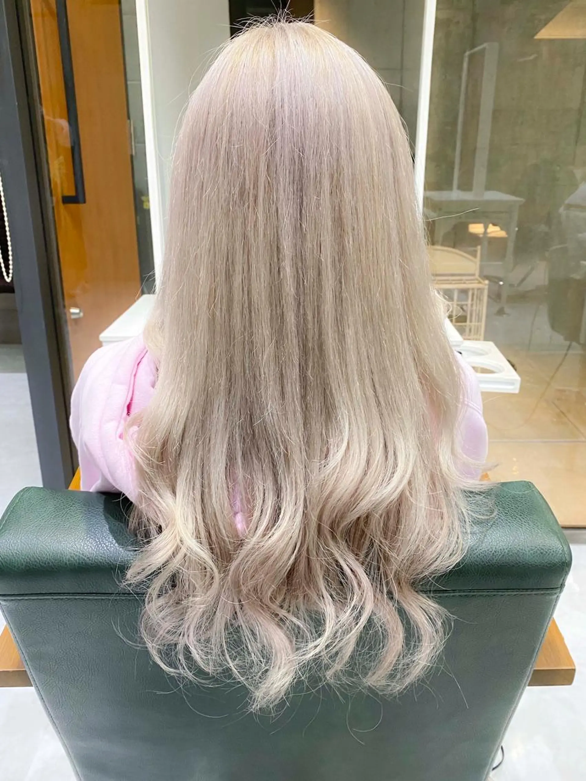 ロング カラー ヘアアレンジ ベージュカラー 透明感カラー ホワイトベージュ モテ髪透明感❤️ デイズヘアカラーのヘアスタイル