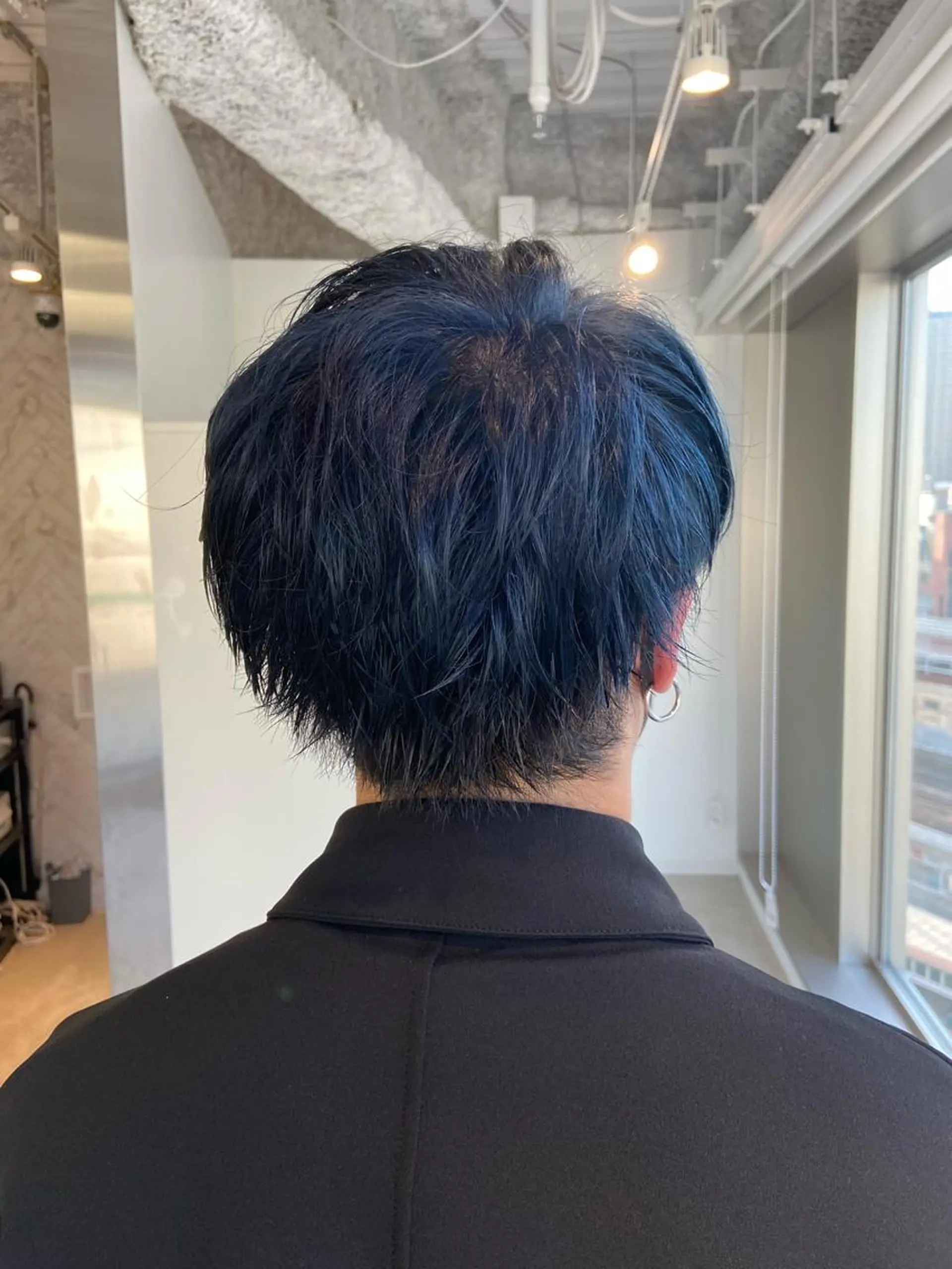カラー メンズ 黒髪 ブルーカラー ブルーブラック ネイビーカラー カット ヘアカラー トリートメント EIGHT奥野 心太のヘアスタイル