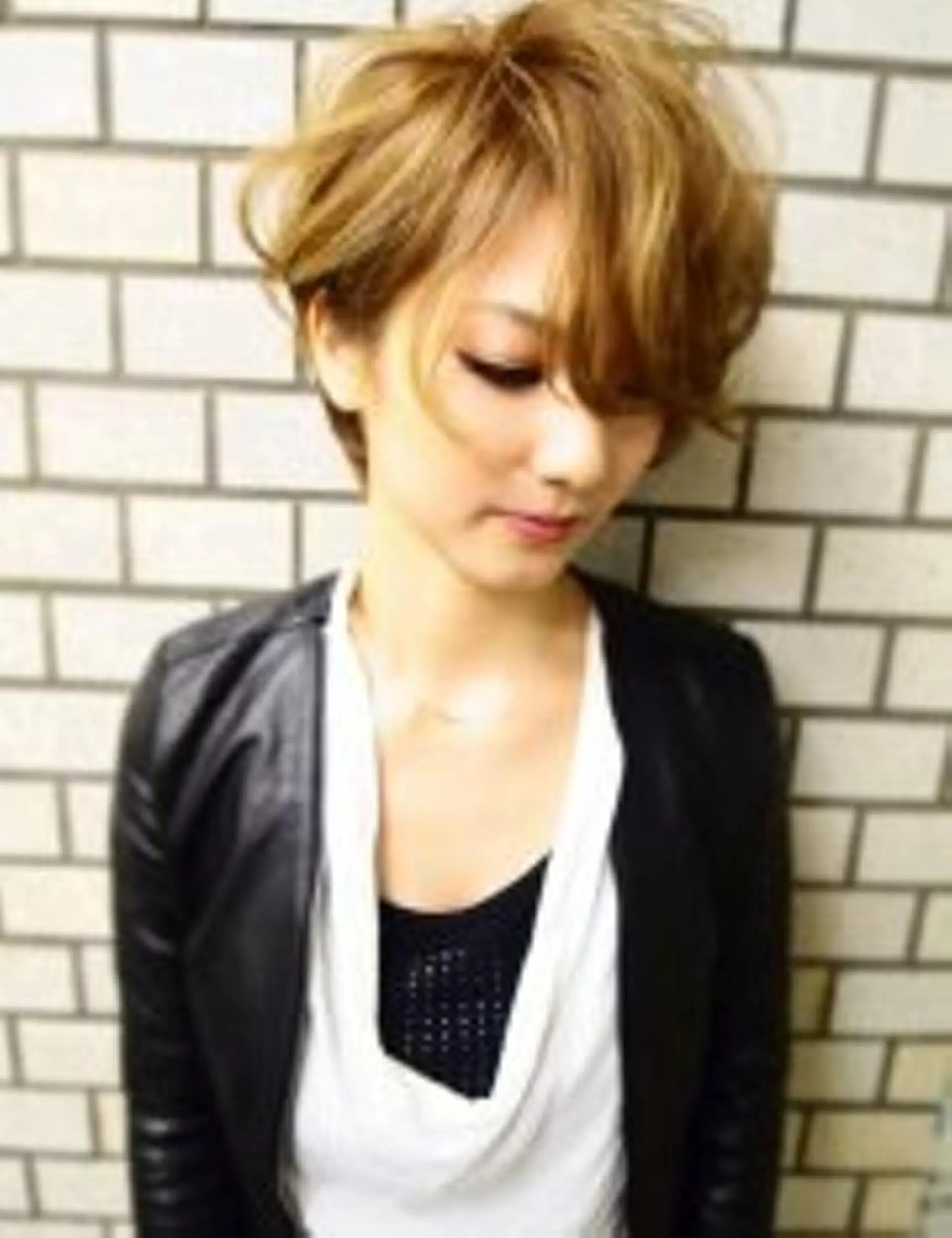 カラー マツエク・マツパ 木崎 竜平のヘアスタイル