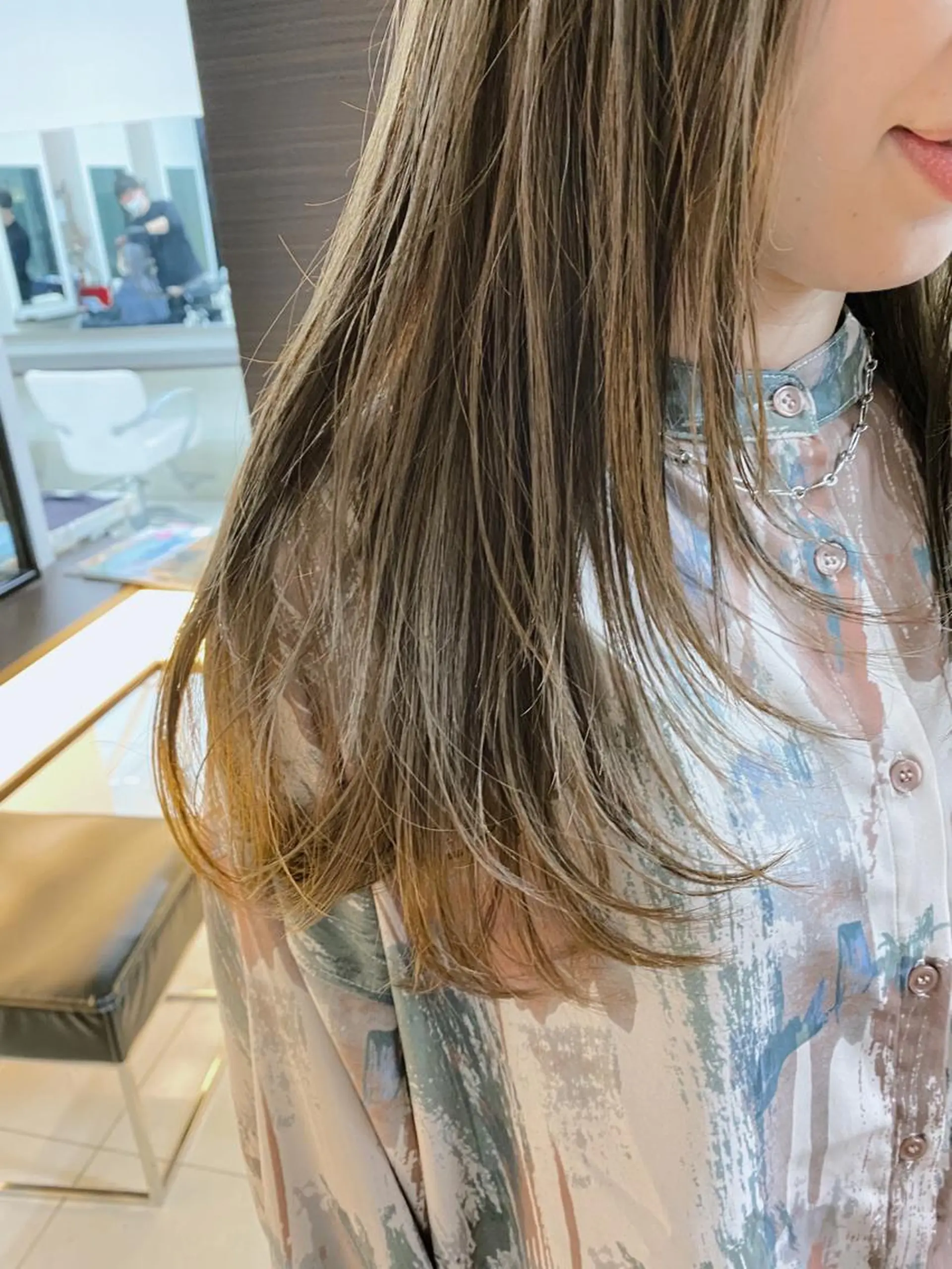 セミロング カラー Living所属・ヨシモトリョウ 髪質改善/美髪のヘアスタイル