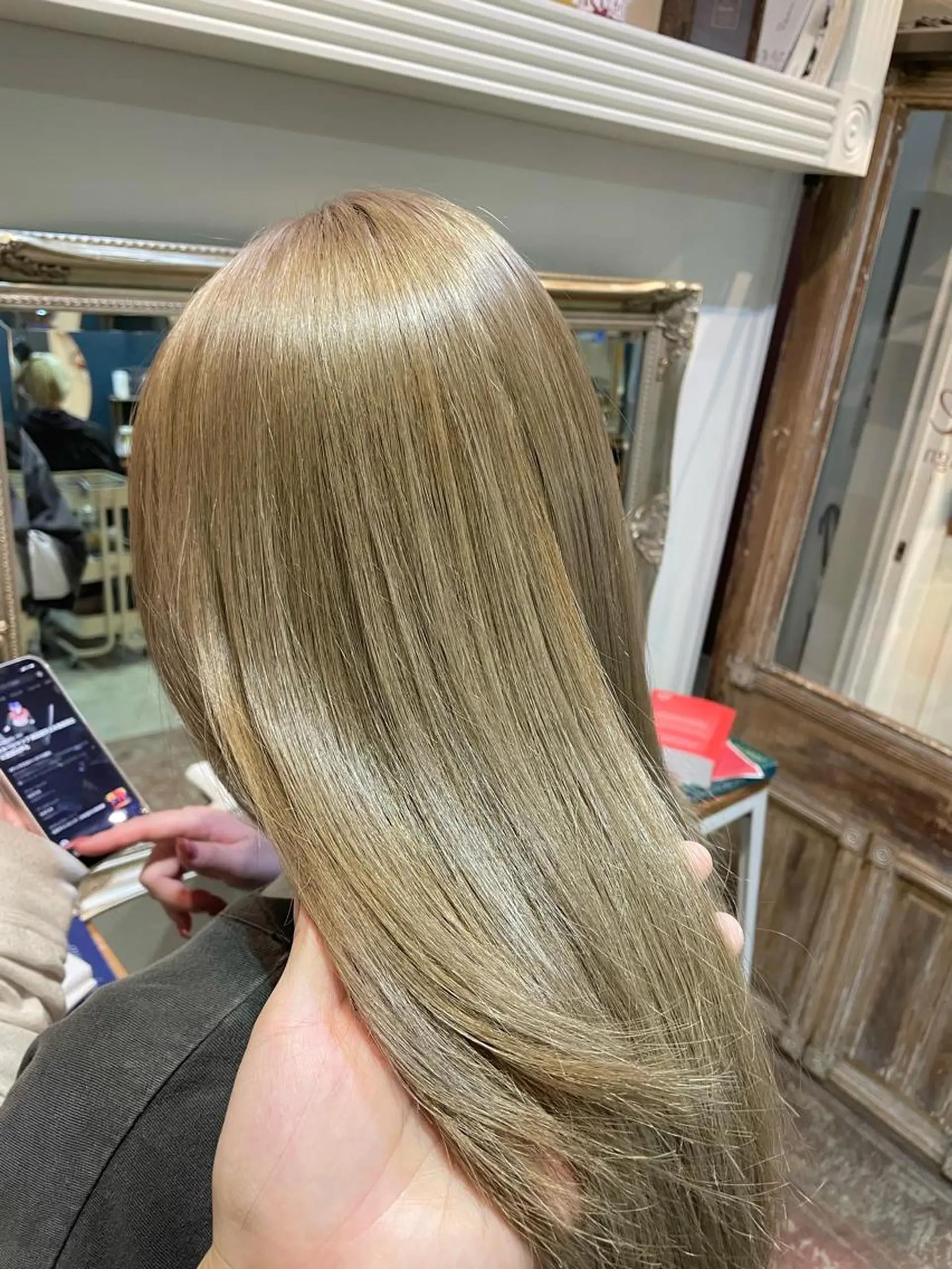 ロング カラー ヘアアレンジ ベージュカラー ラテベージュ ロング ヘアカラー トリートメント 山崎 澪 レイヤーカット/大宮のヘアスタイル