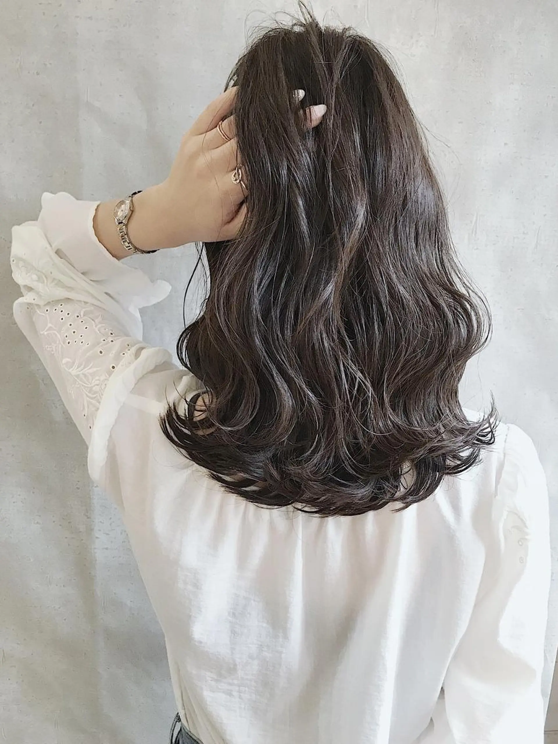 セミロング MOU namba ムウナンバのヘアスタイル