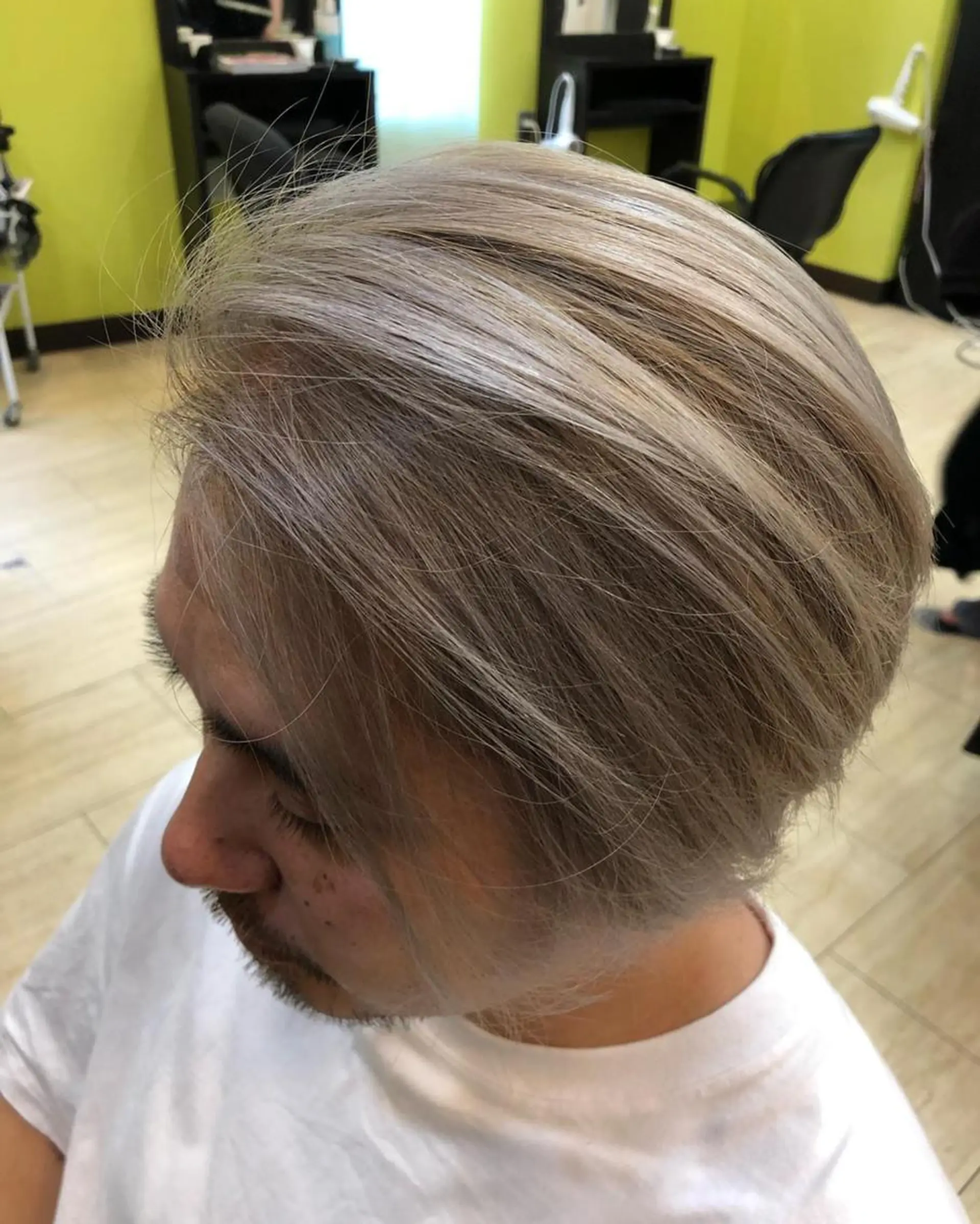 ショート カラー パーマ ヘアアレンジ メンズ メンズバレイヤージュ メンズブリーチ メンズハイライト メンズハイトーン メンズインナーカラー yasu ヤスのヘアスタイル