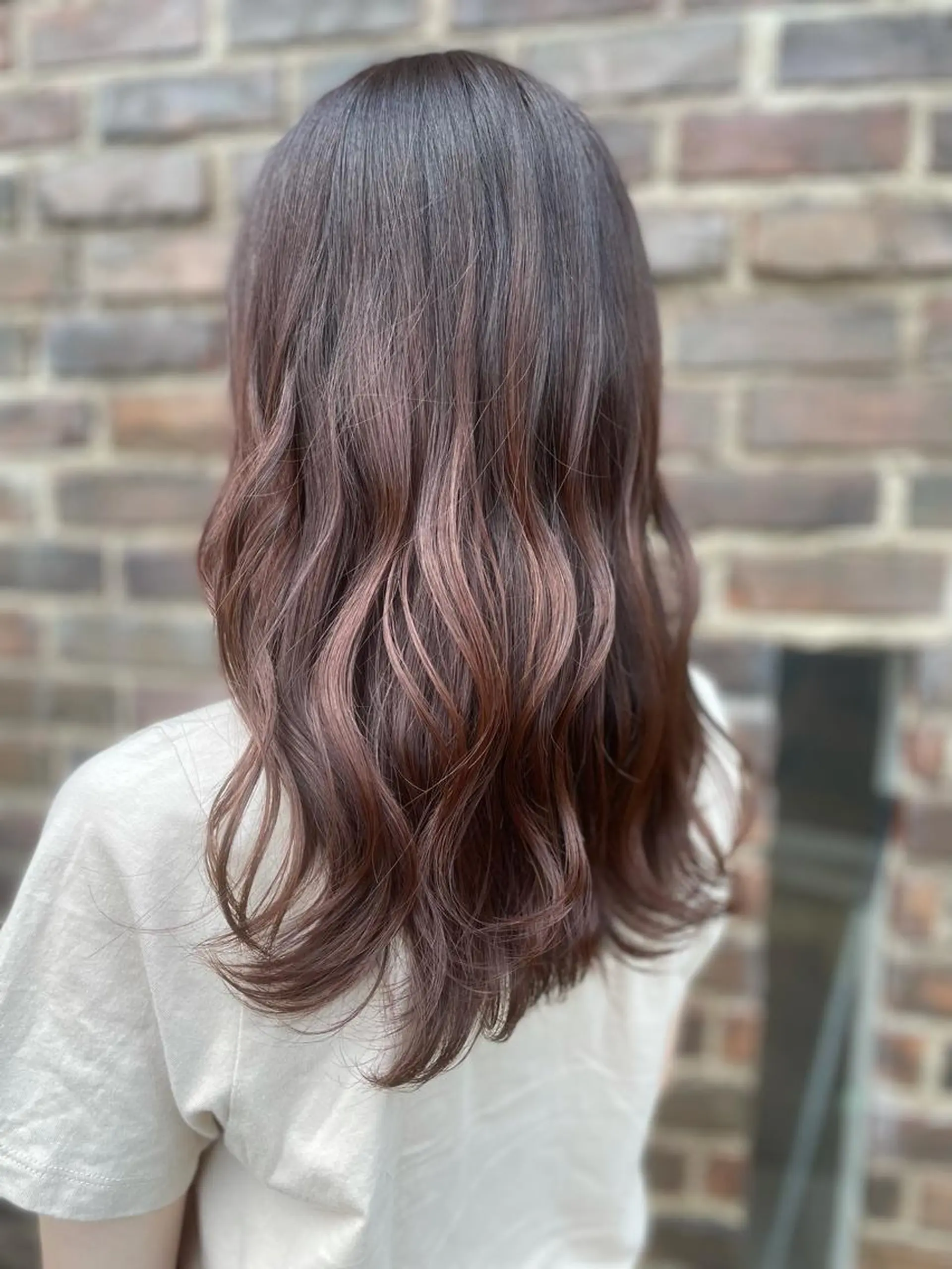 セミロング カラー ブリーチ ブリーチなしカラー ピンクカラー カット ヘアカラー トリートメント 髪質改善カラー🫧 西岡 有希のヘアスタイル