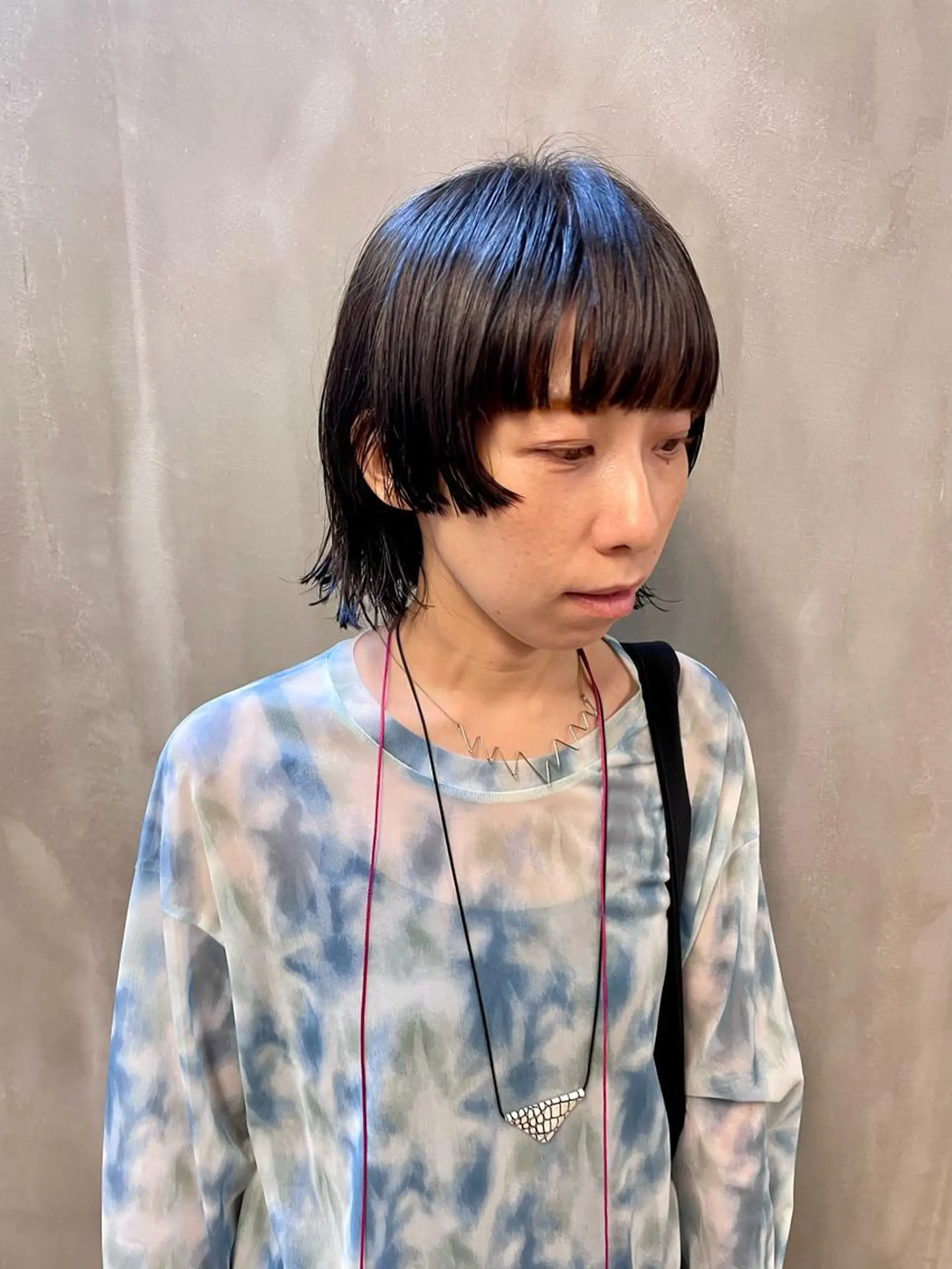 ミディアム カラー パーマ ヘアアレンジ メンズ キッズ ネイル マツエク・マツパ アイブロウ メンズウルフカット ウルフカット カット ヘアカラー トリートメント tatsumi/ボブ ウルフ/レイヤーのヘアスタイル