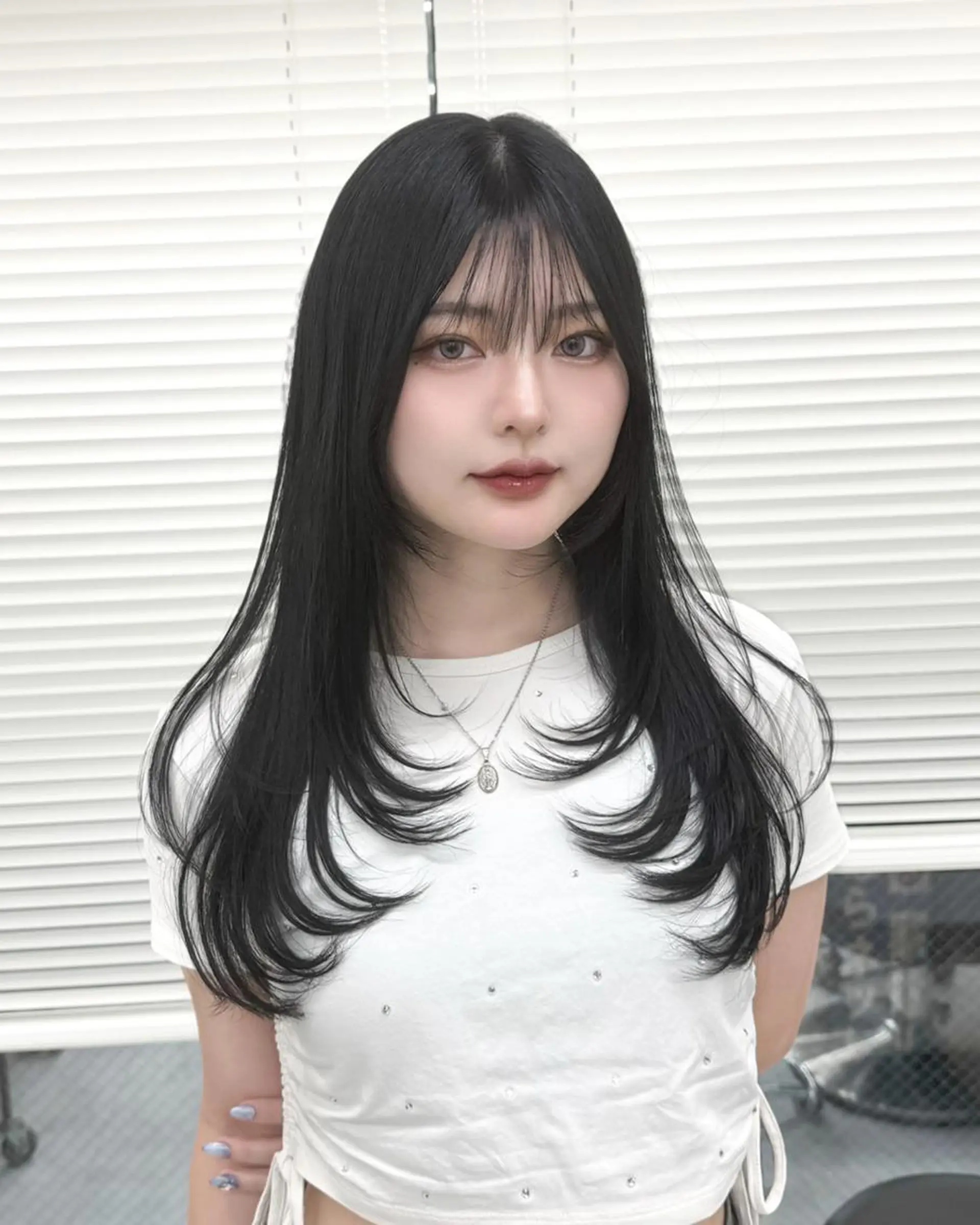 ロング カラー カット ヘアカラー トリートメント ヘッドスパ ヘアセット 韓国暗髪🇰🇷レイ ヤー🤍THREEのヘアスタイル