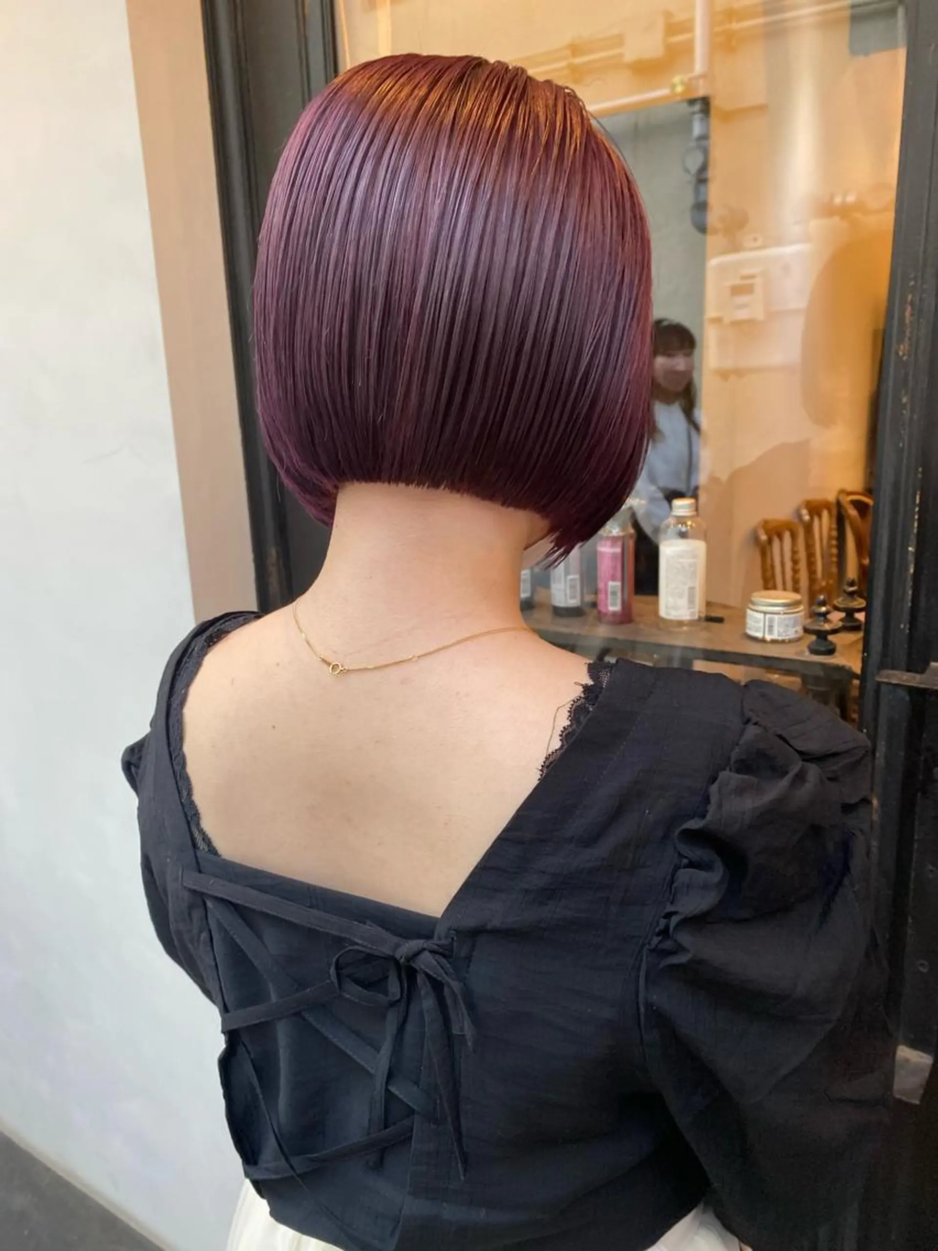 ショート カラー ブリーチ ローズカラー ボブ カット ヘアカラー トリートメント tonari 梅田、中崎町のヘアスタイル