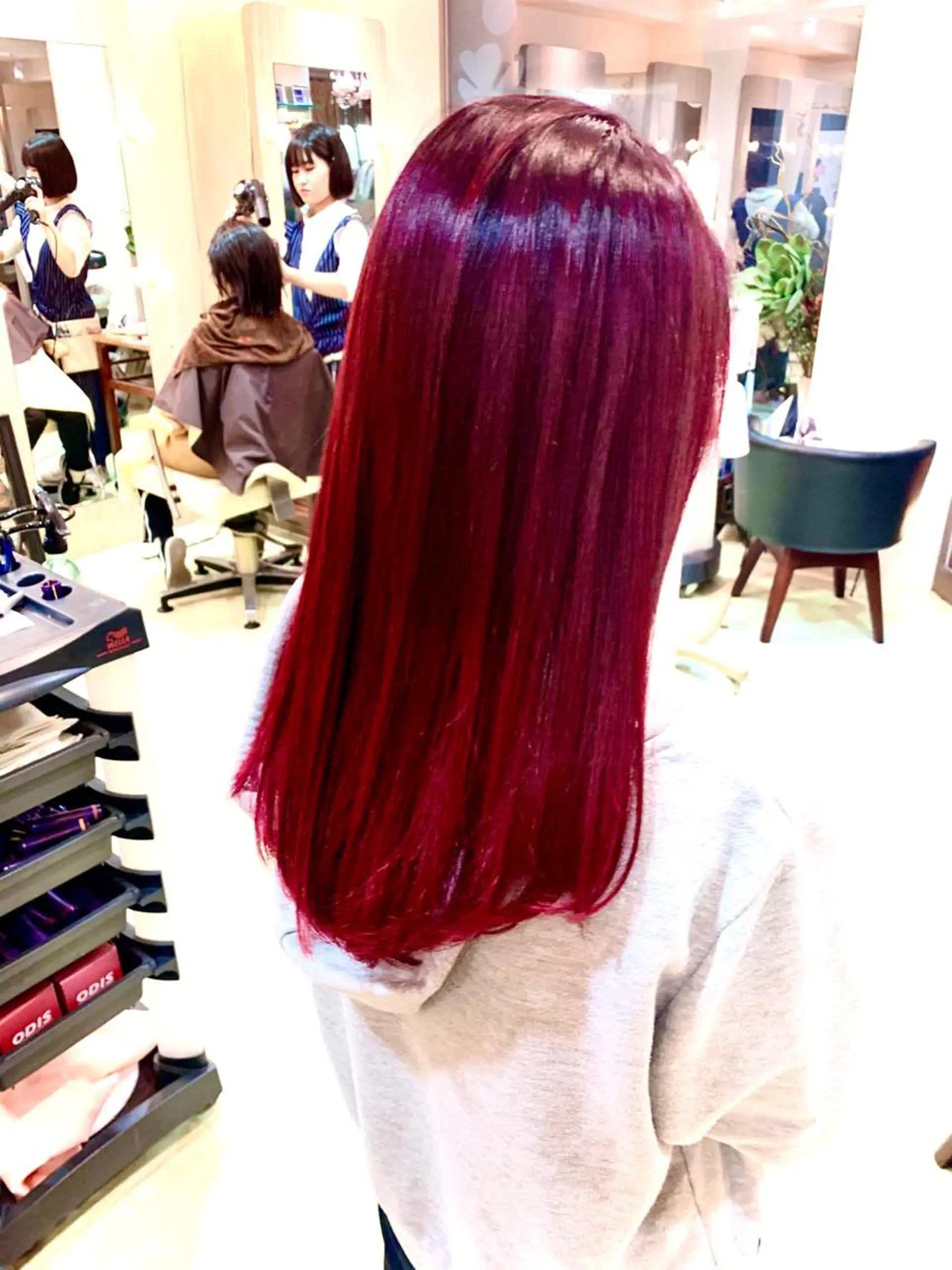 セミロング カラー ブリーチ レッドカラー カット ヘアカラー トリートメント ヘッドスパ nishimura makotoのヘアスタイル