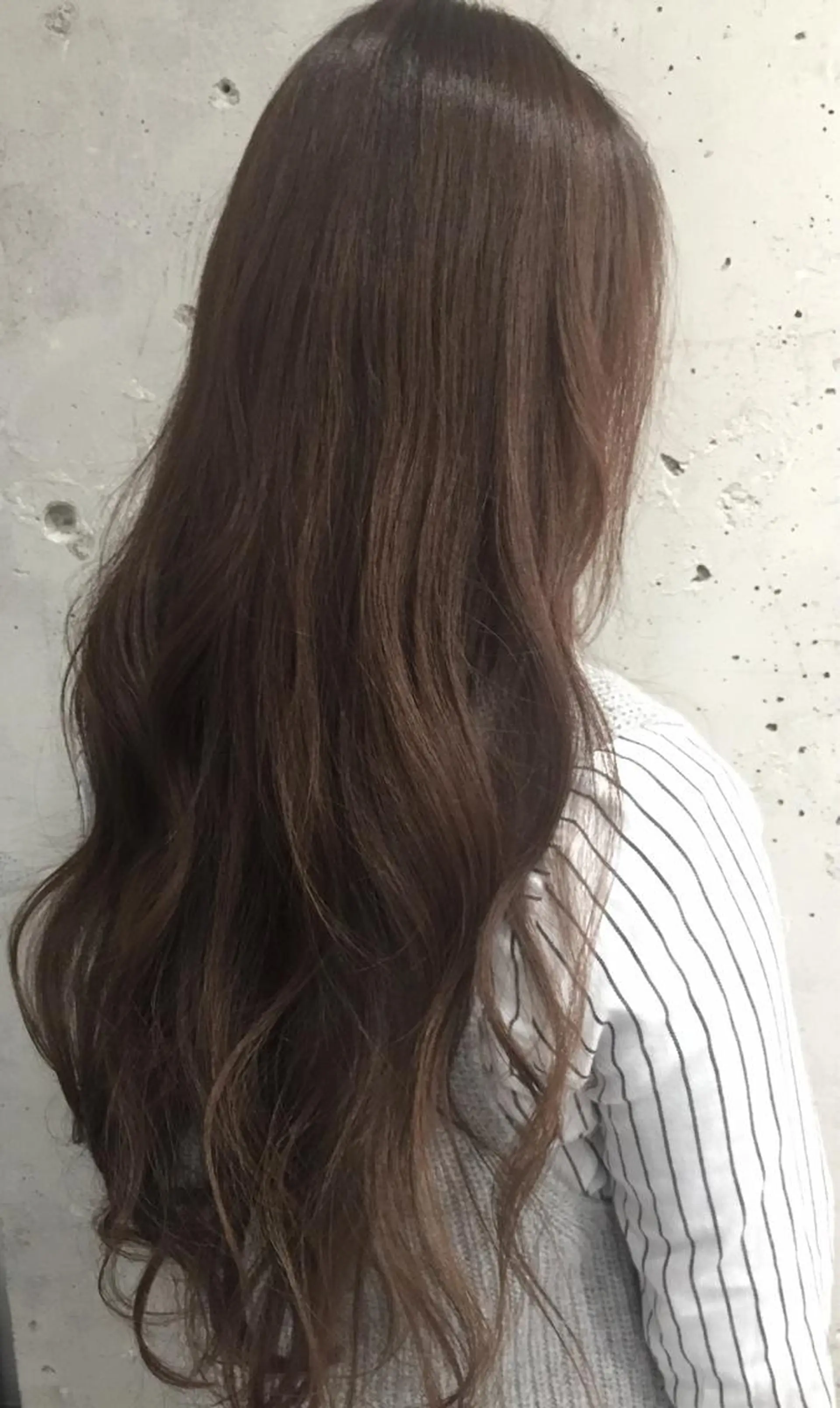 ロング カット ヘアカラー to heart 十三店所属・ユ イのヘアスタイル