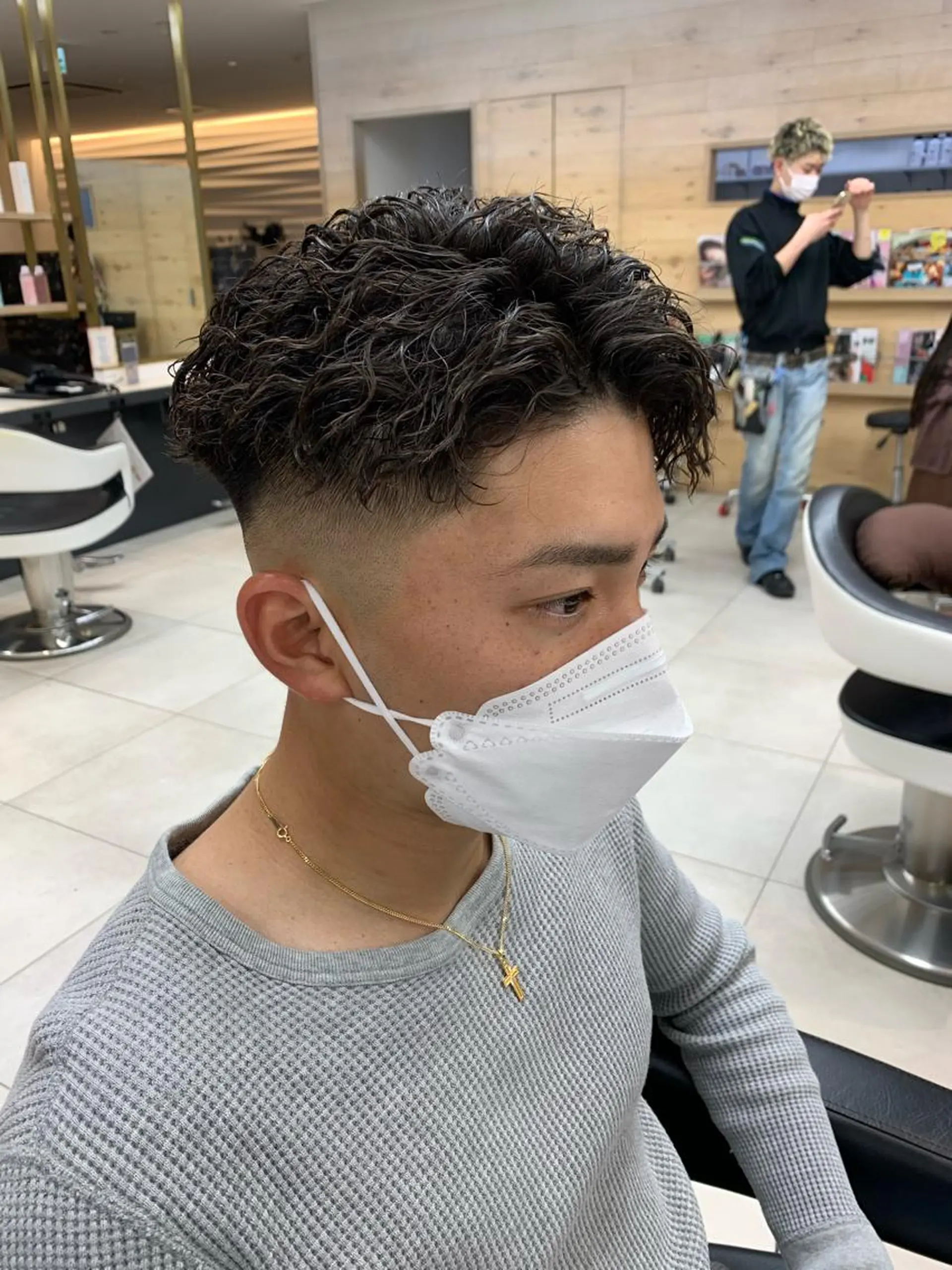 パーマ メンズ メンズブリーチ フェードカット メンズパーマ プードルパーマ 学生（メンズ向け） カット パーマ L PLACE所属・L PLACE 丸山一希のヘアスタイル