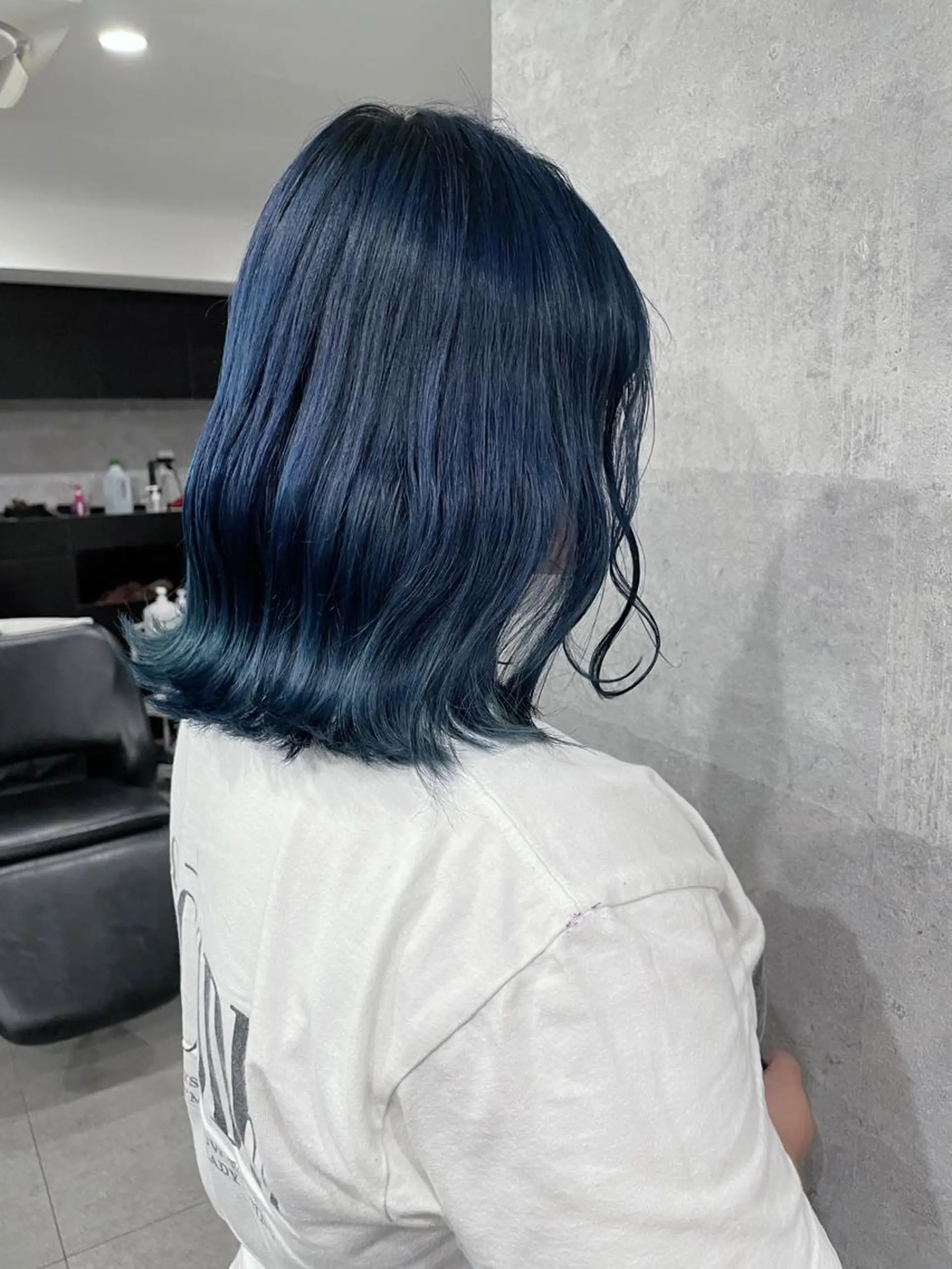 ミディアム カラー ブリーチ ブルーカラー ネイビーカラー _WHITE 天神店 YUMEKA🐻のヘアスタイル