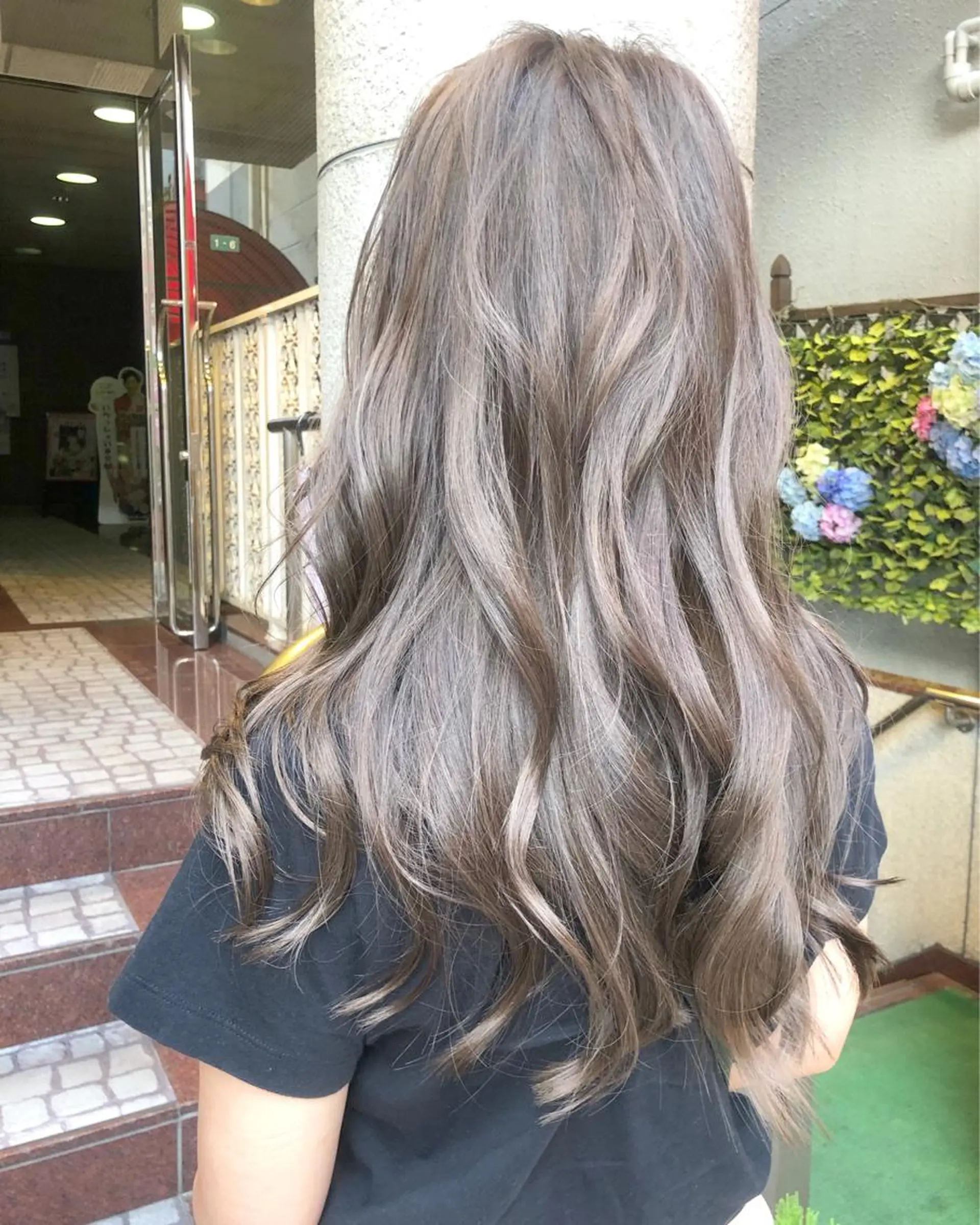 ロング 佐藤 奈佳子 サトウ ナカコのヘアスタイル