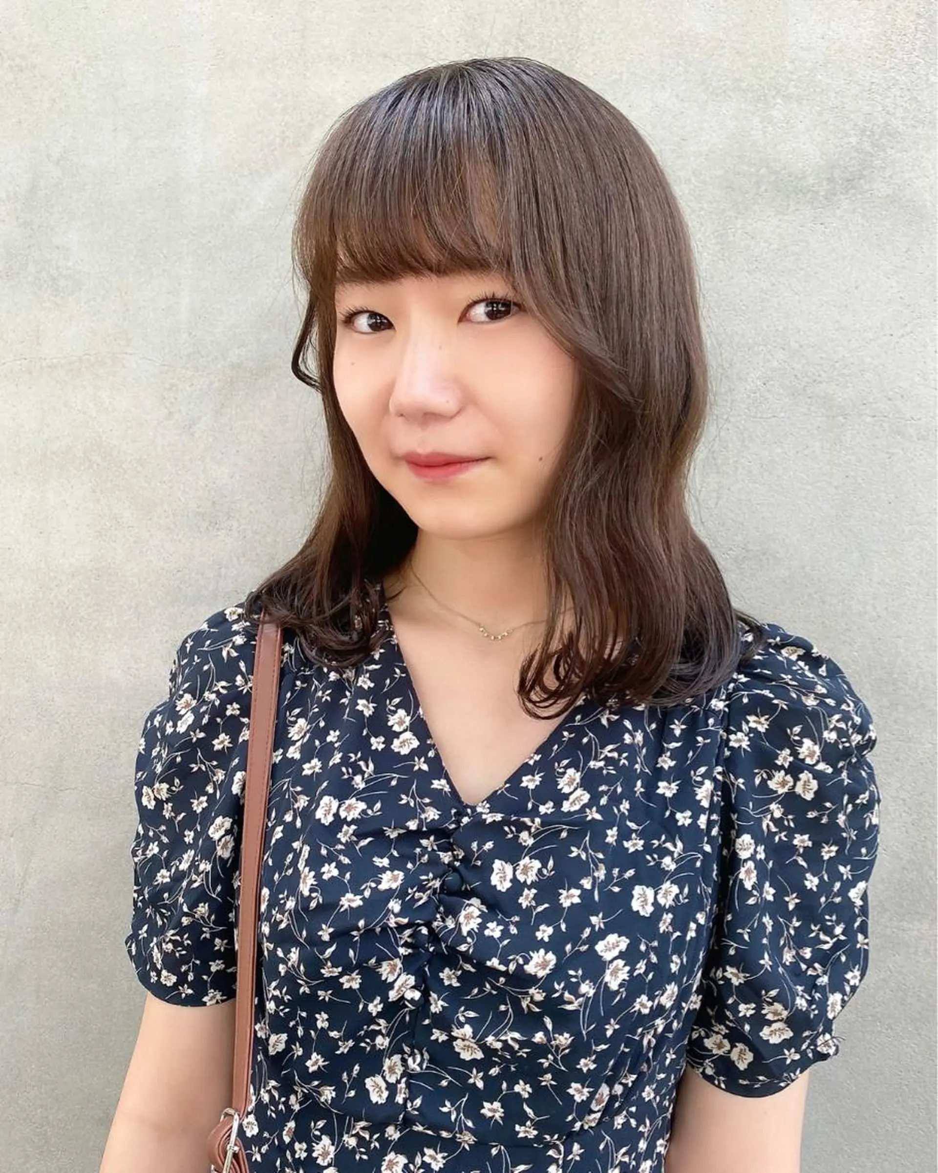 ミディアム カラー ブリーチ 透明感カラー ブリーチなしカラー カット ヘアカラー トリートメント SHICENEケイ レイヤーカット🦋のヘアスタイル