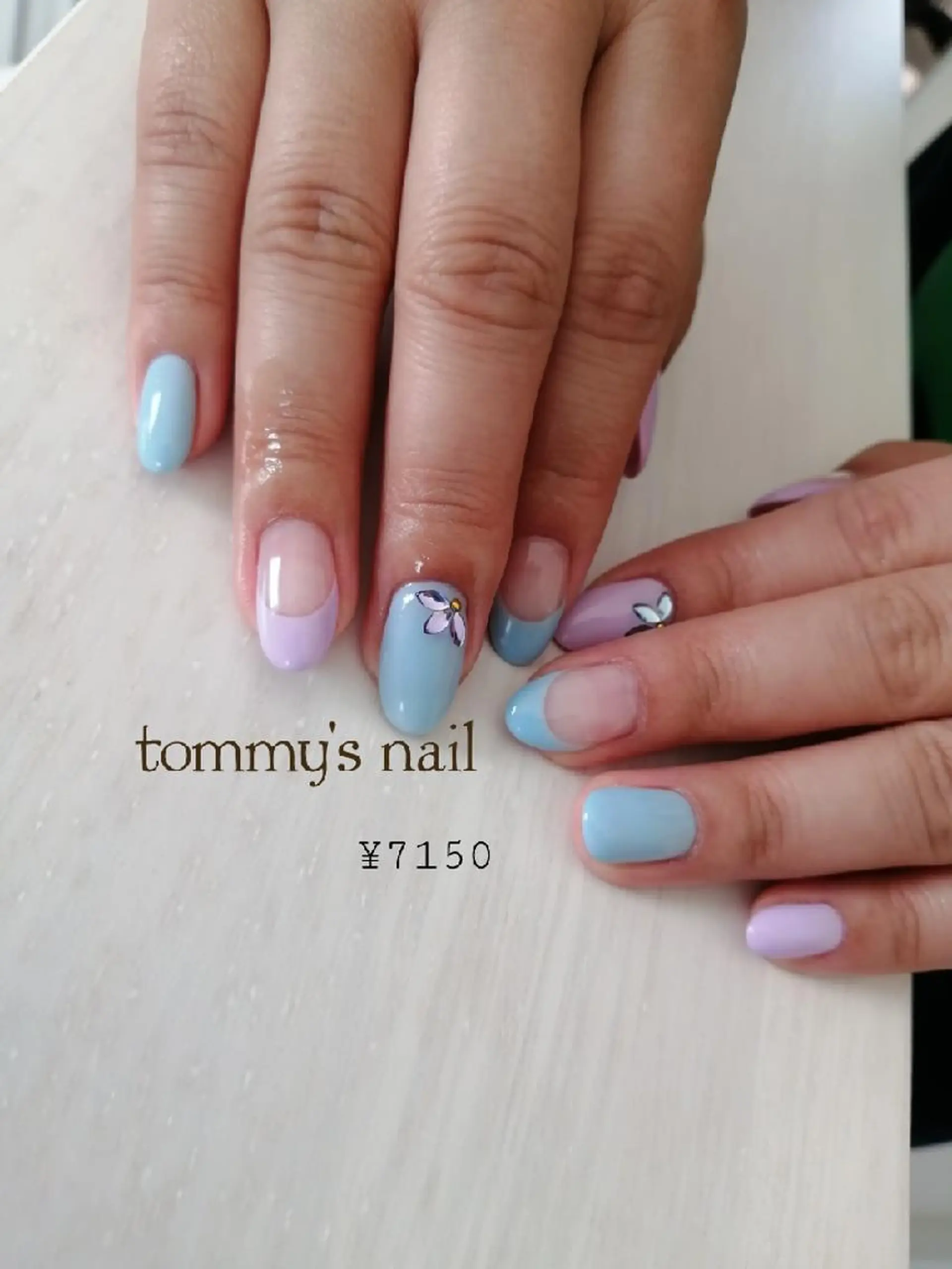 ネイル フレンチネイル tommy's nail所属・福岡/若よもぎ蒸し 全身美容が叶うサロンのネイルデザイン