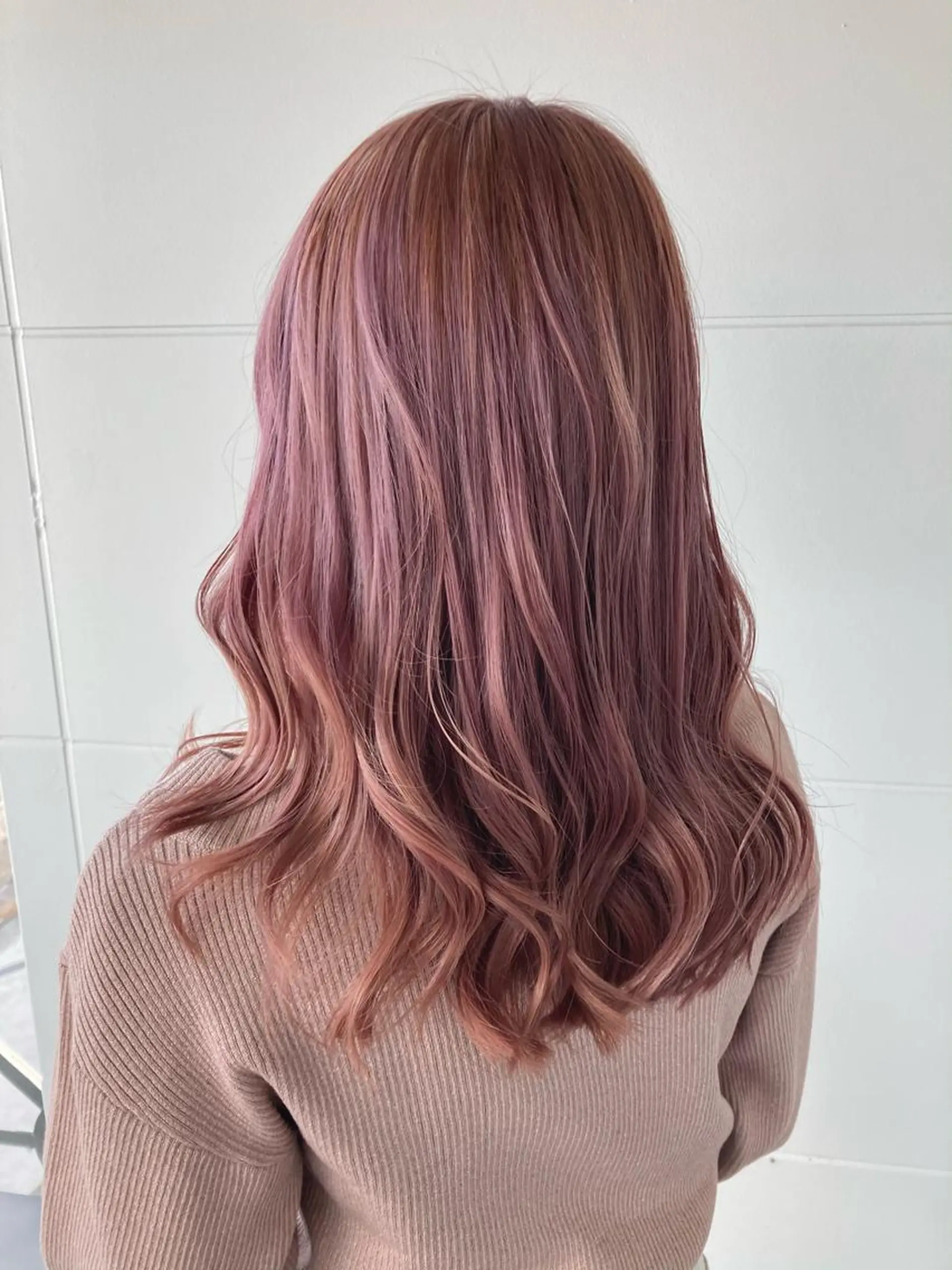 セミロング タカツド ユウキのヘアスタイル