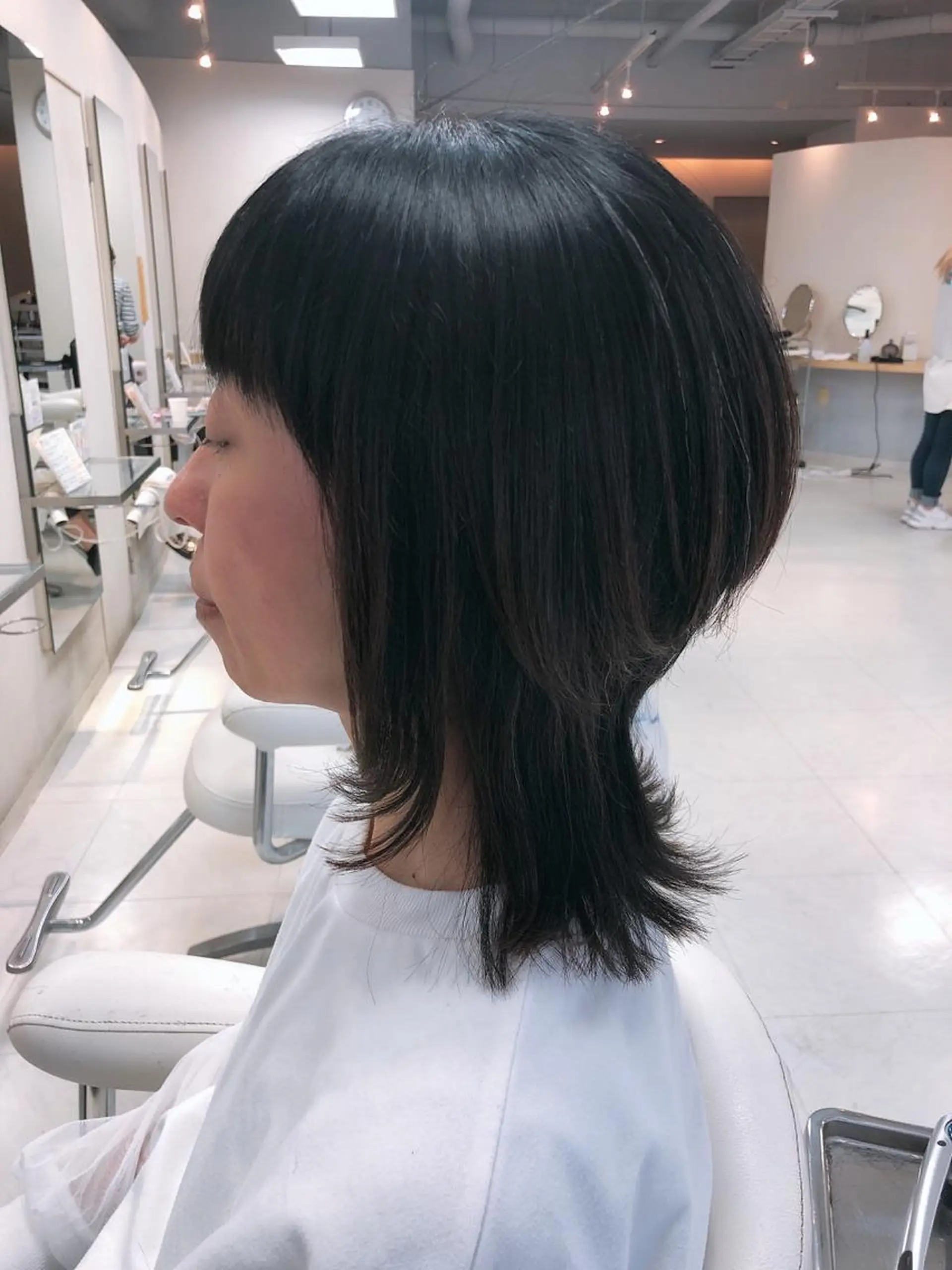 ミディアム カット 阿部 美咲のヘアスタイル