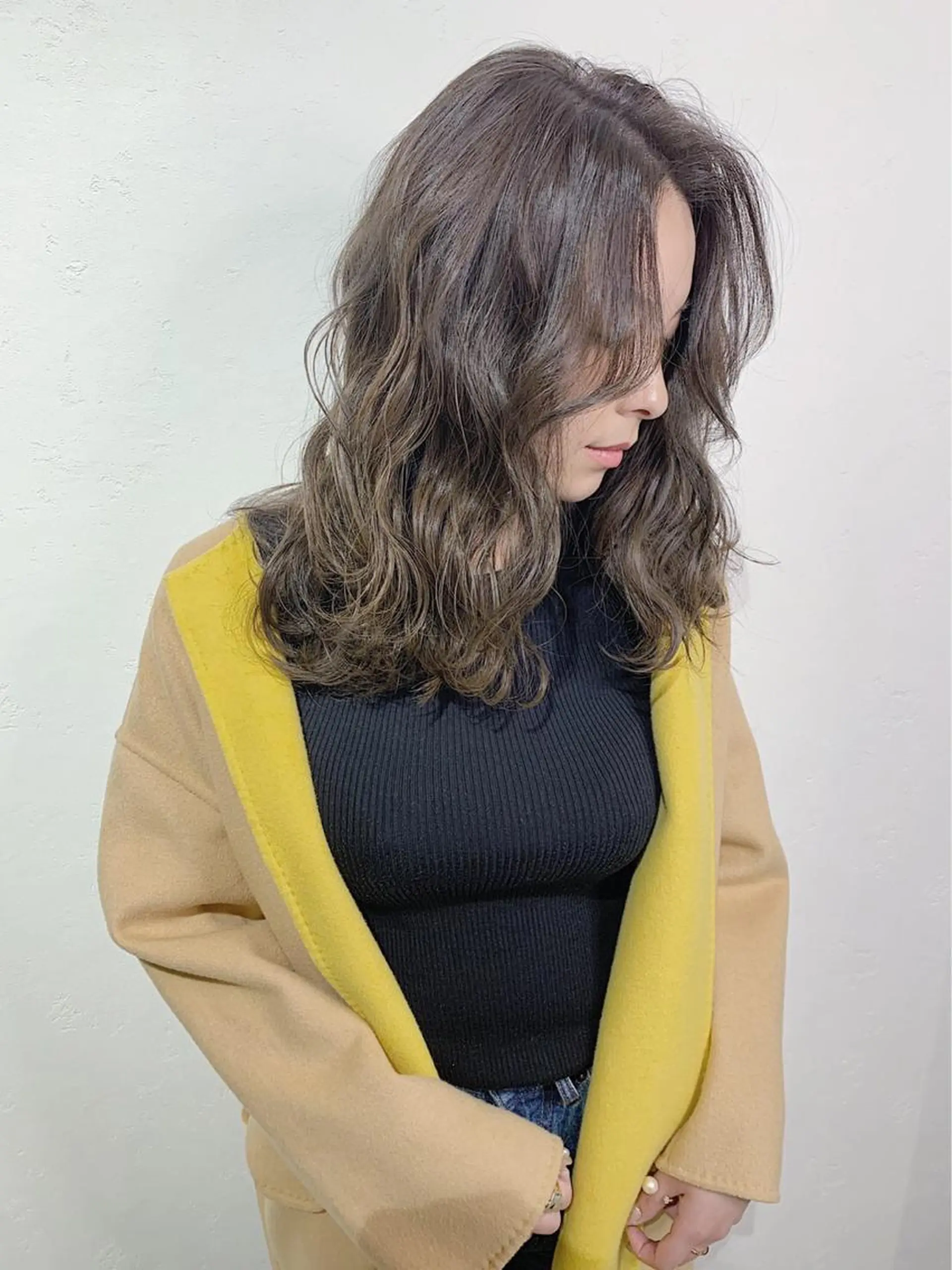セミロング カラー イルミナカラー カット パーマ トリートメント _WHITE 難波本店のヘアスタイル
