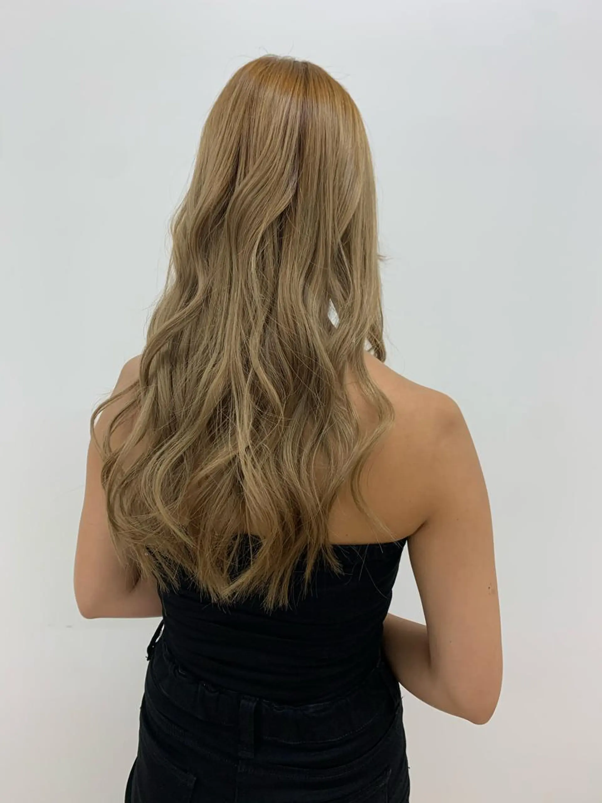 ロング カラー 岩永 瑞希のヘアスタイル
