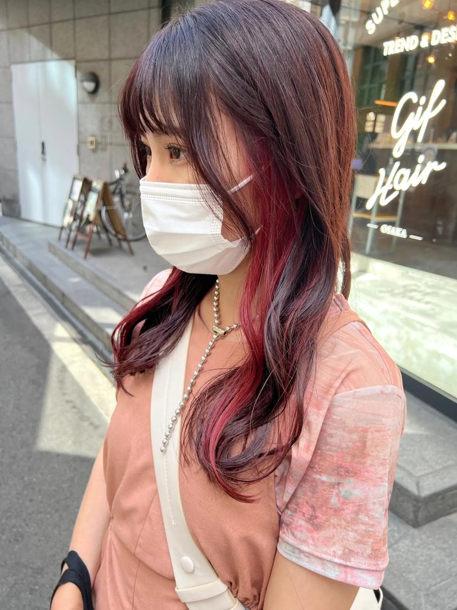 ロング カラー イヤリングカラー ピンクカラー カット ヘアカラー ノイシキ サキのヘアスタイル
