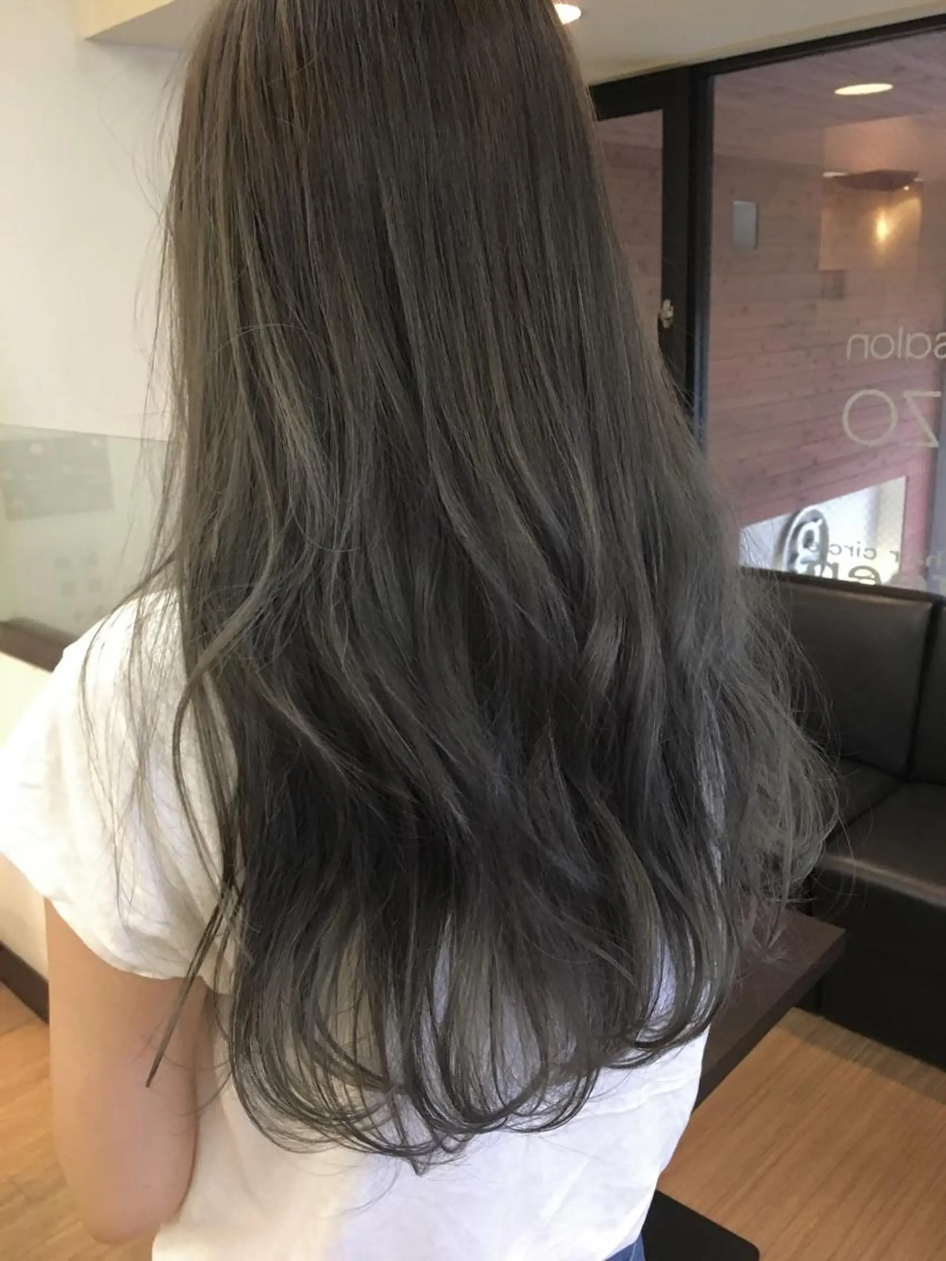 ロング カラー カット ヘアカラー トリートメント 萌花 moeka /韓国/レイヤーのヘアスタイル