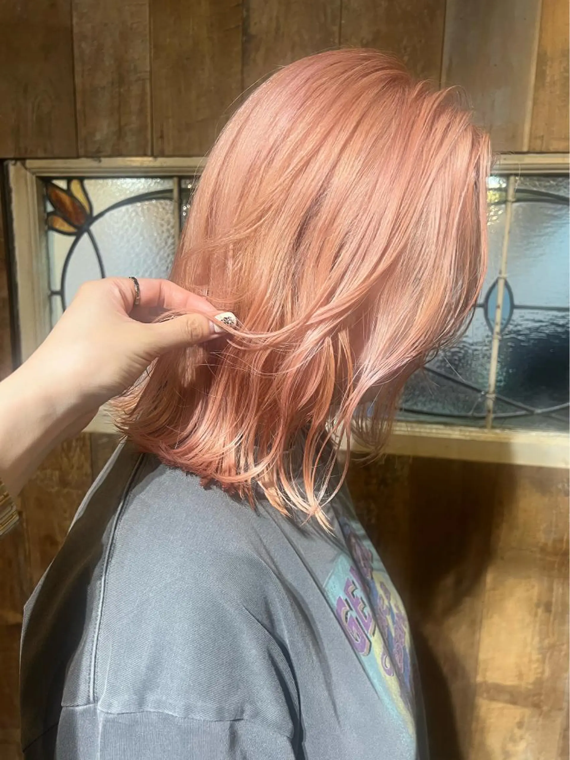 ミディアム ボブ カット ヘアカラー トリートメント ハイトーンカラー🍑 maanaのヘアスタイル