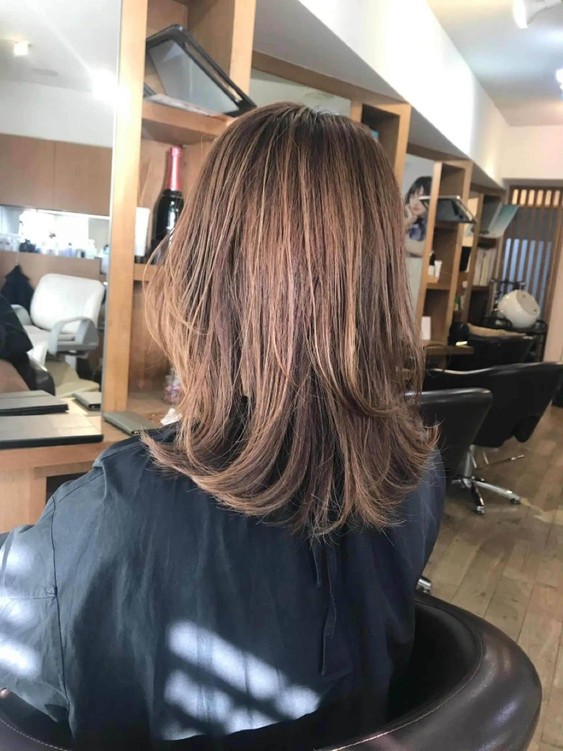 セミロング カラー エンドウ　ミノリ🤎 /半個室/レイヤーのヘアスタイル