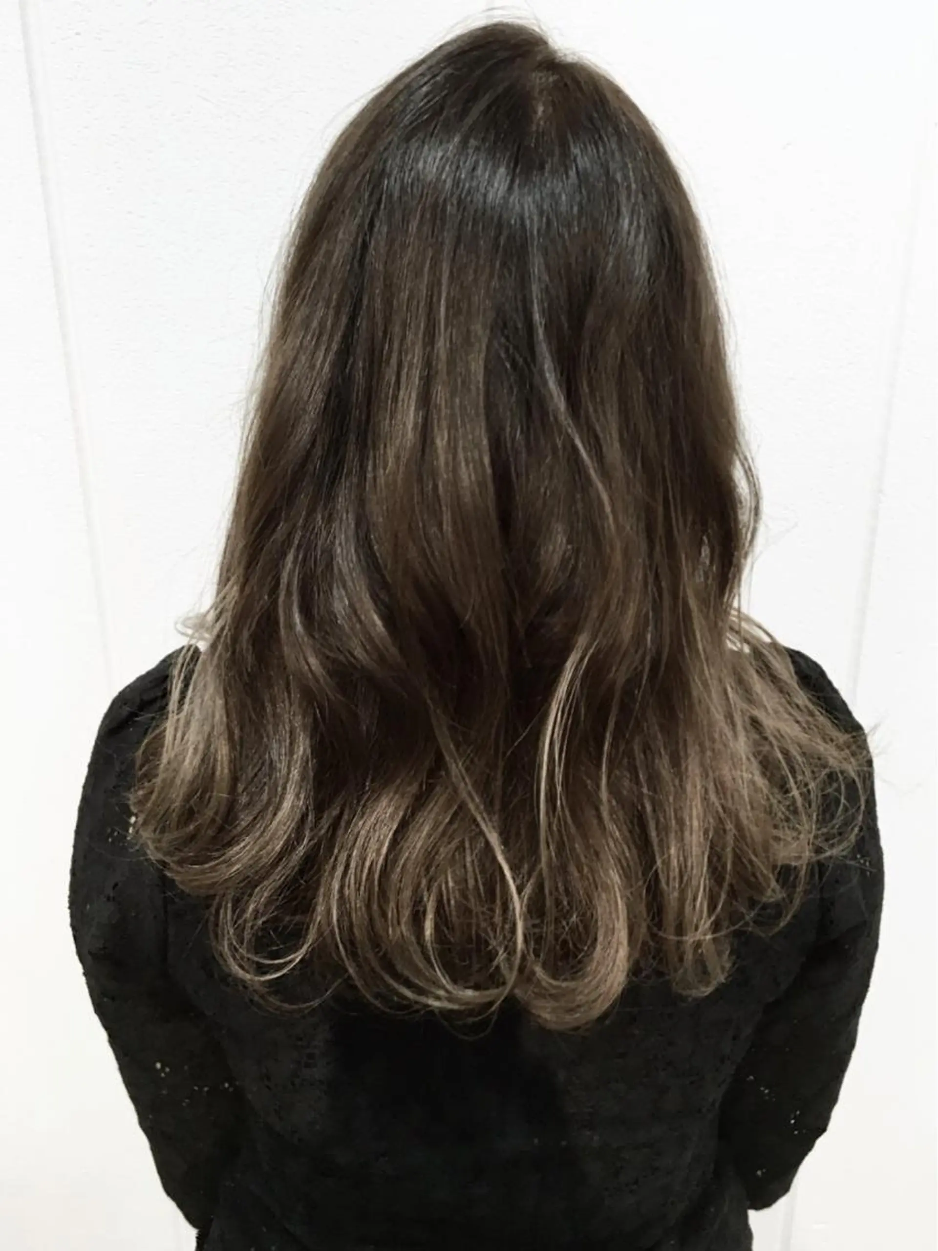 セミロング カラー 店長　鍜治本 颯太のヘアスタイル