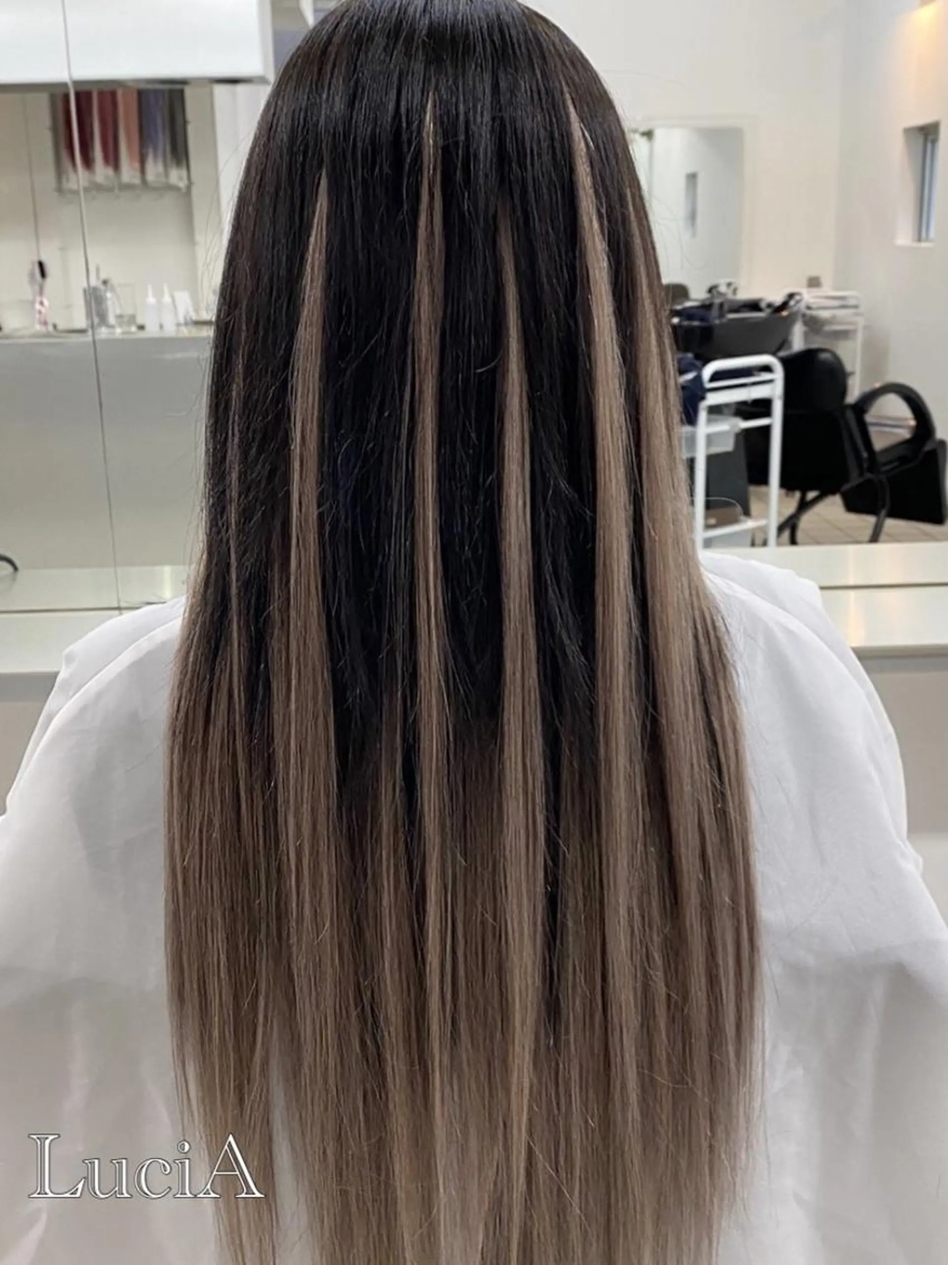 ロング カラー エクステ LuciAのヘアスタイル