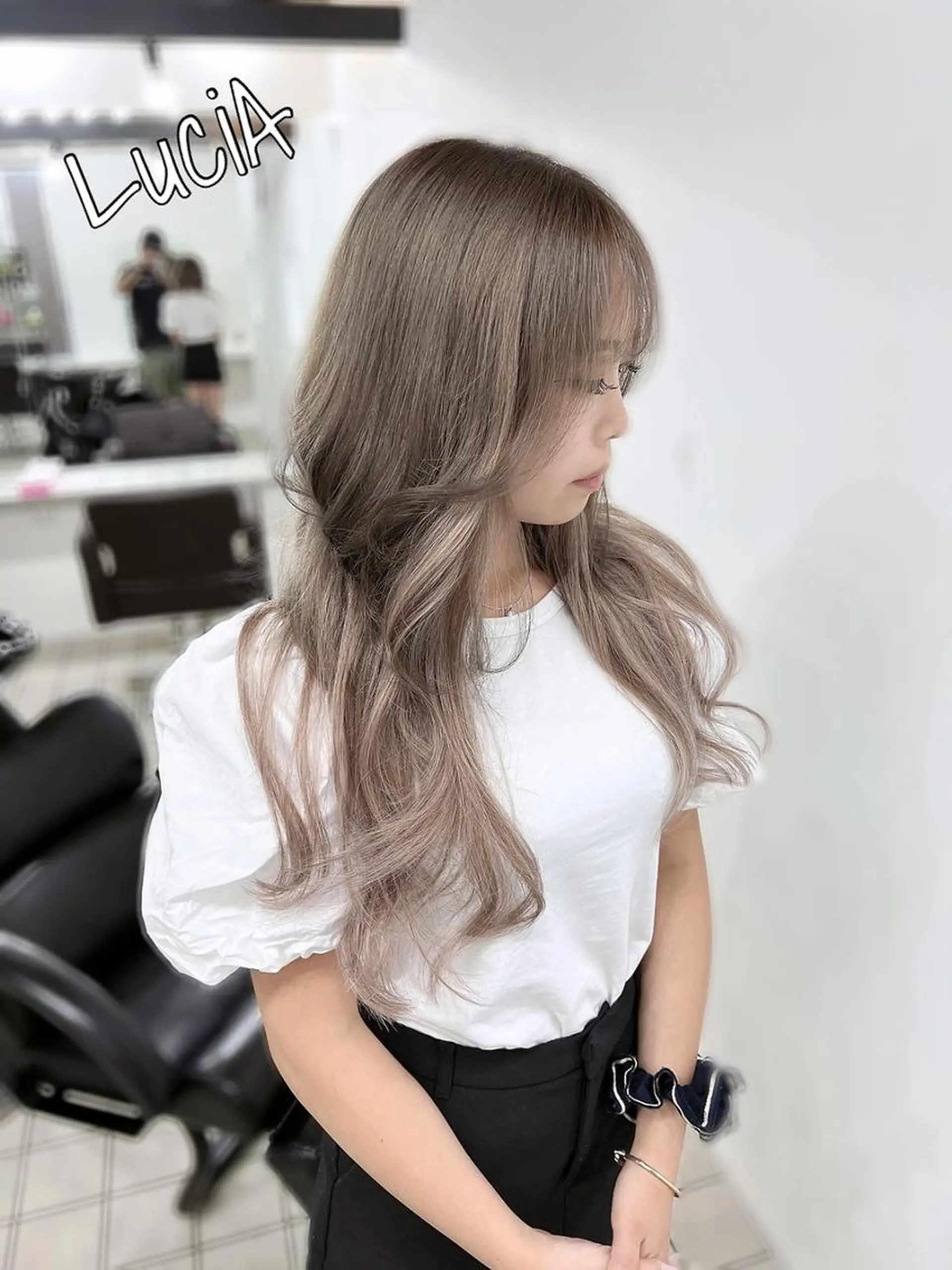 ロング カラー エクステ LuciAのヘアスタイル