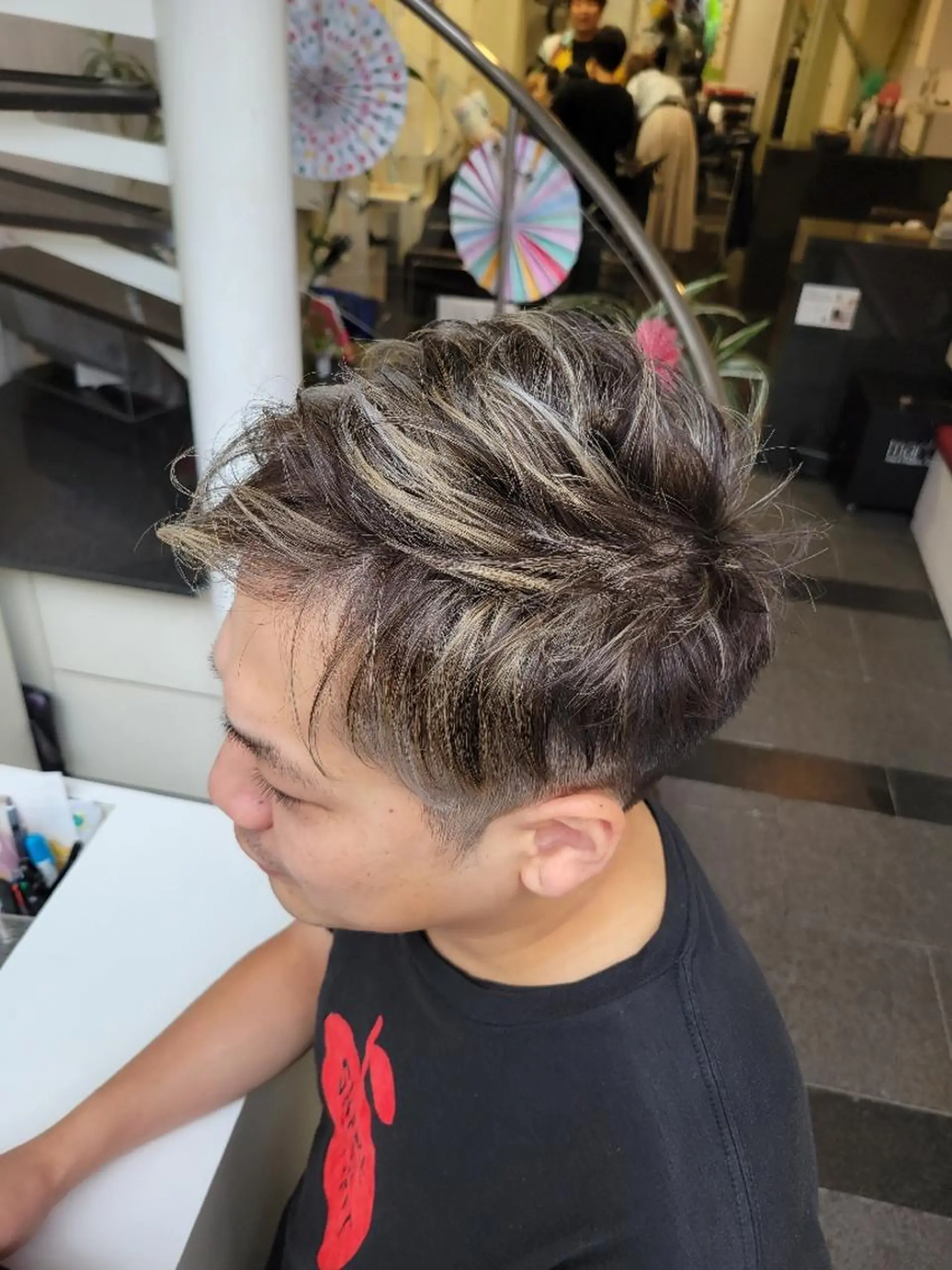 ショート ハイライト ヘアカラー 遠藤 史秋のヘアスタイル