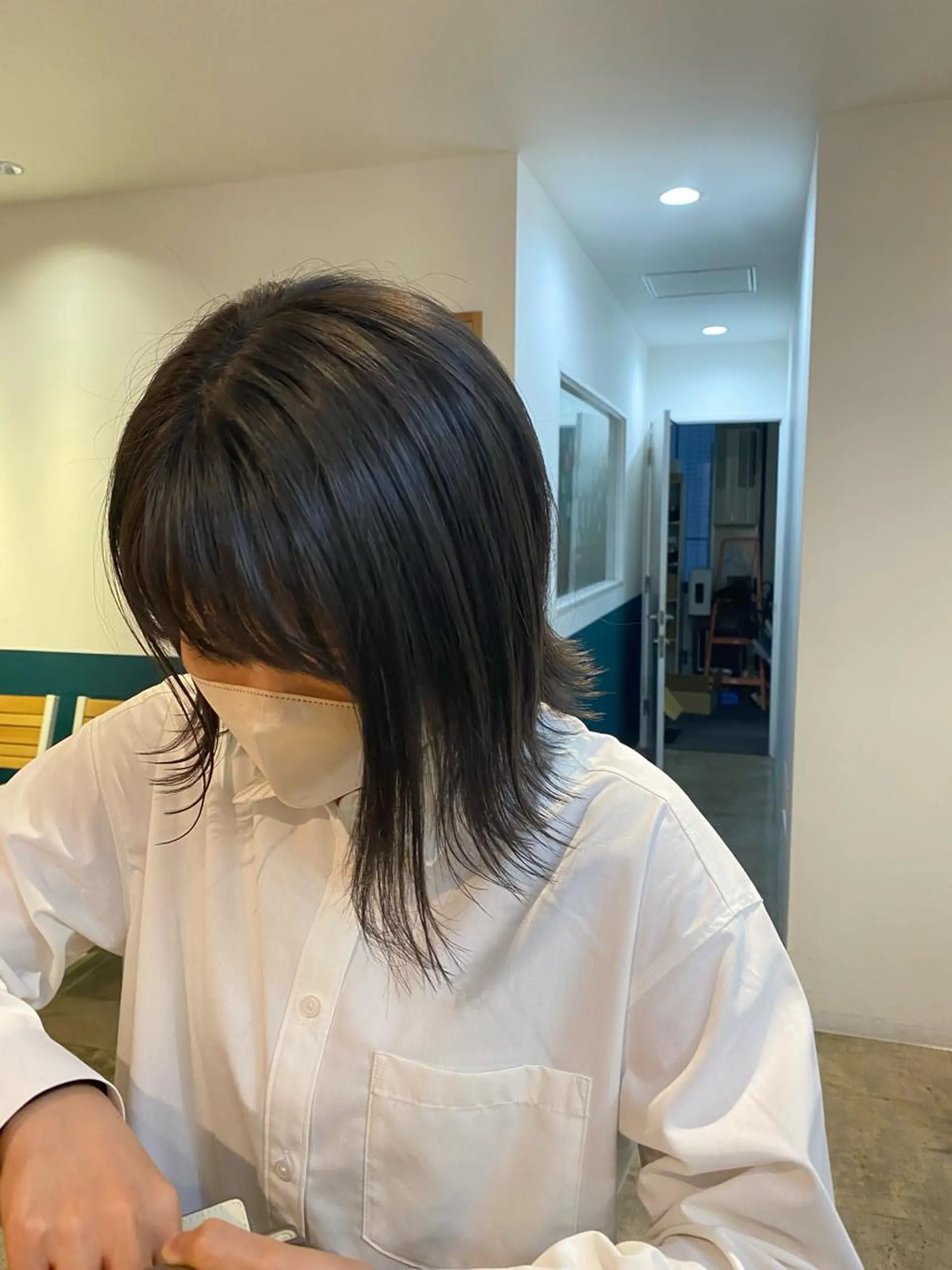 ショート カラー グレージュ ボブ 外ハネヘア カット ヘアカラー 聖斗 /ハイトーン/パーマのヘアスタイル