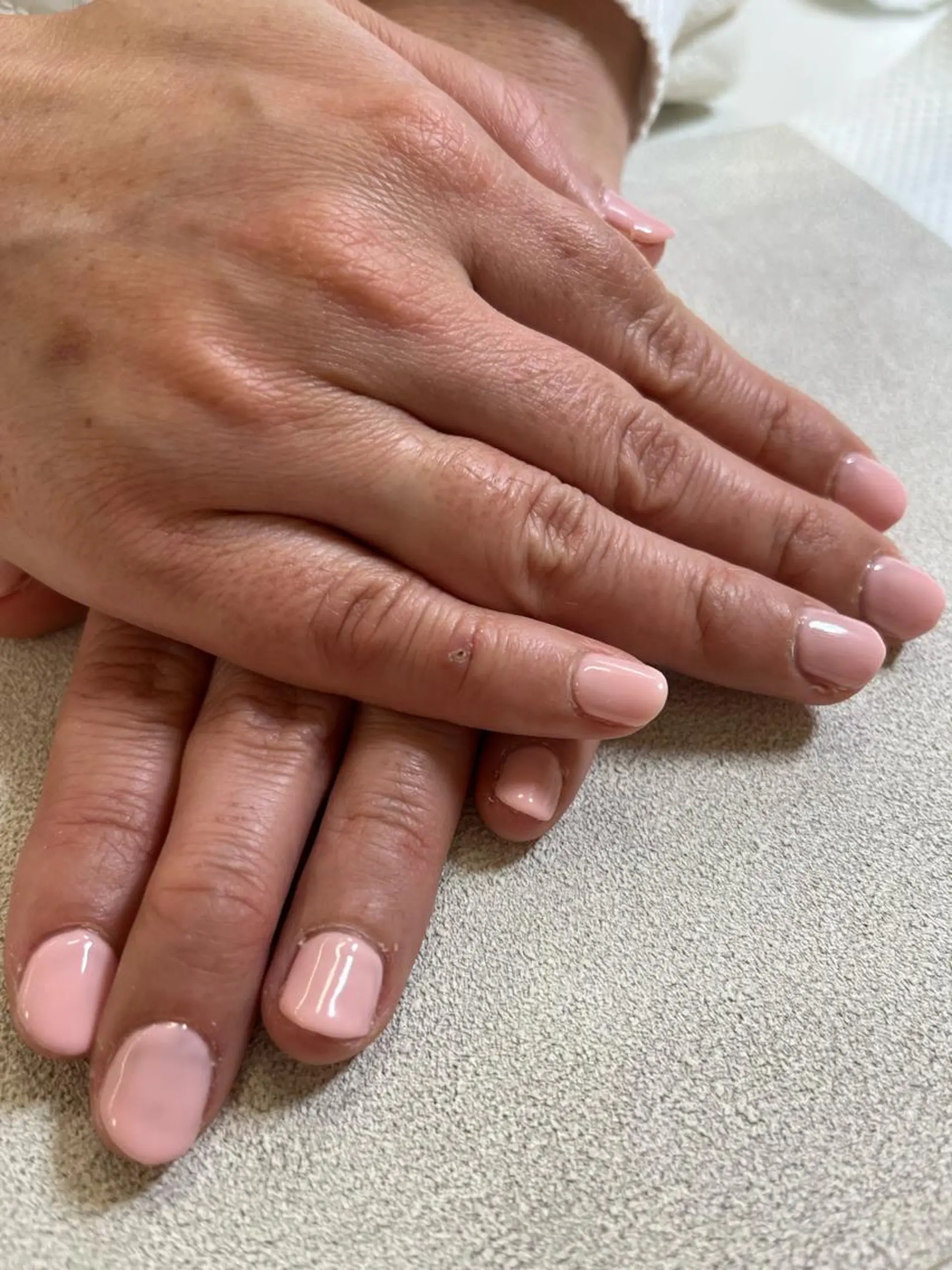 ネイル ワンカラーネイル ピンク 春ネイル ネイルサロンエーナイン平岸店所属・齋藤 英理のネイルデザイン