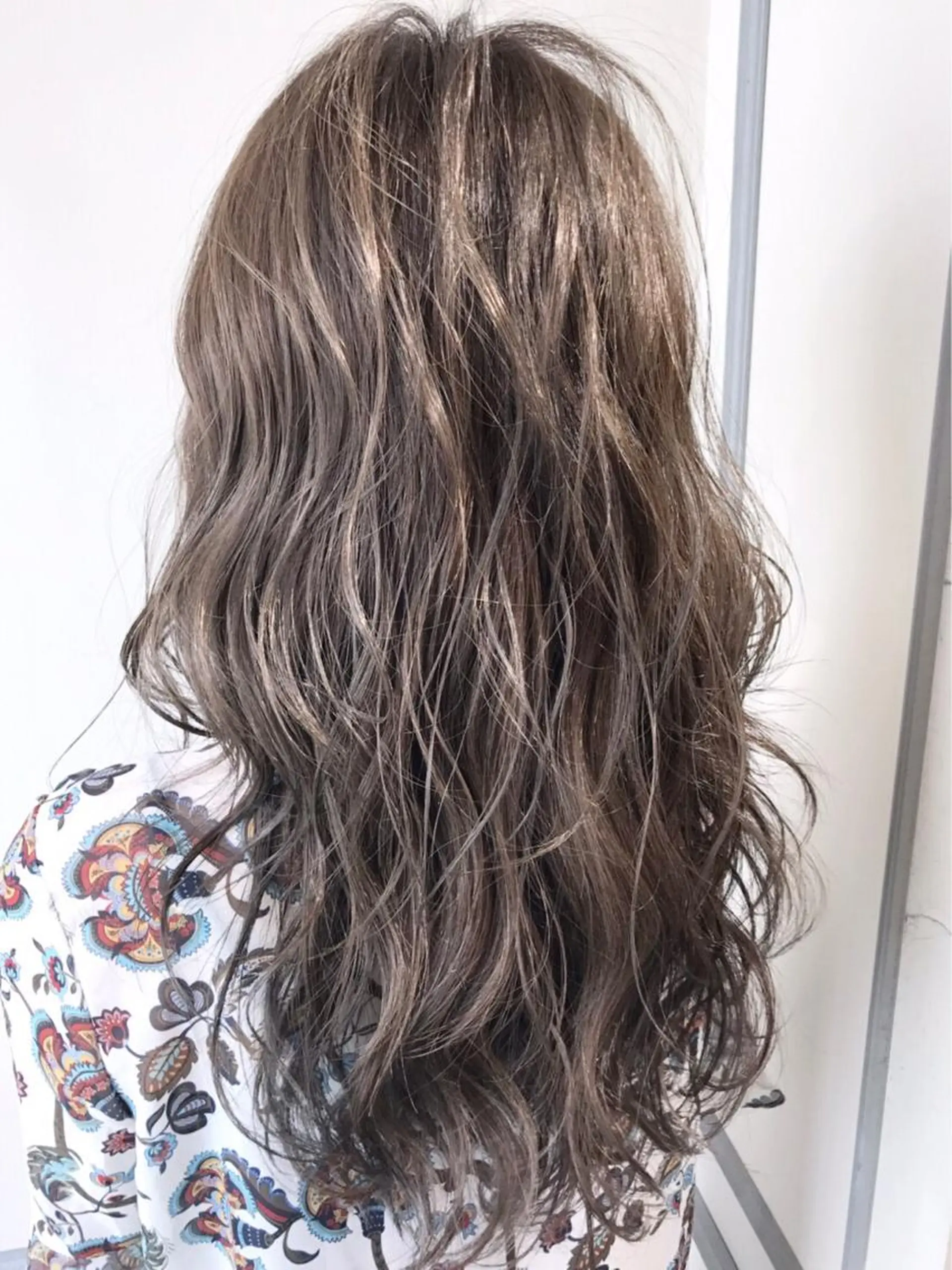 セミロング カラー パーマ ブルーカラー ブルーグレー ブルーグレージュ グレージュ 外国人風カラー パーマ×ウルフカット koya☆のヘアスタイル