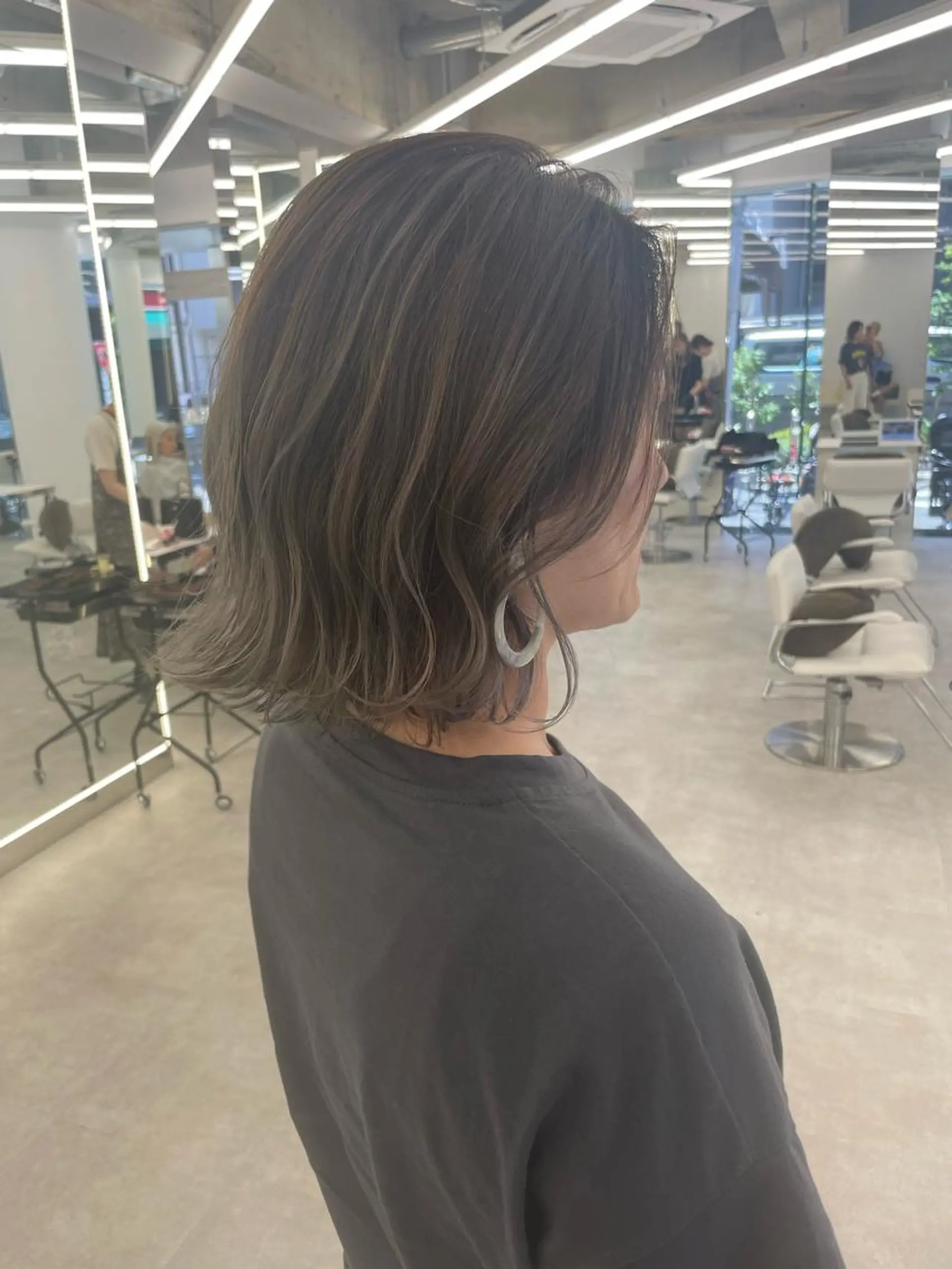 ミディアム カラー ヘアアレンジ ヘアカラー トリートメント 【Sweep】おじま のぞみのヘアスタイル