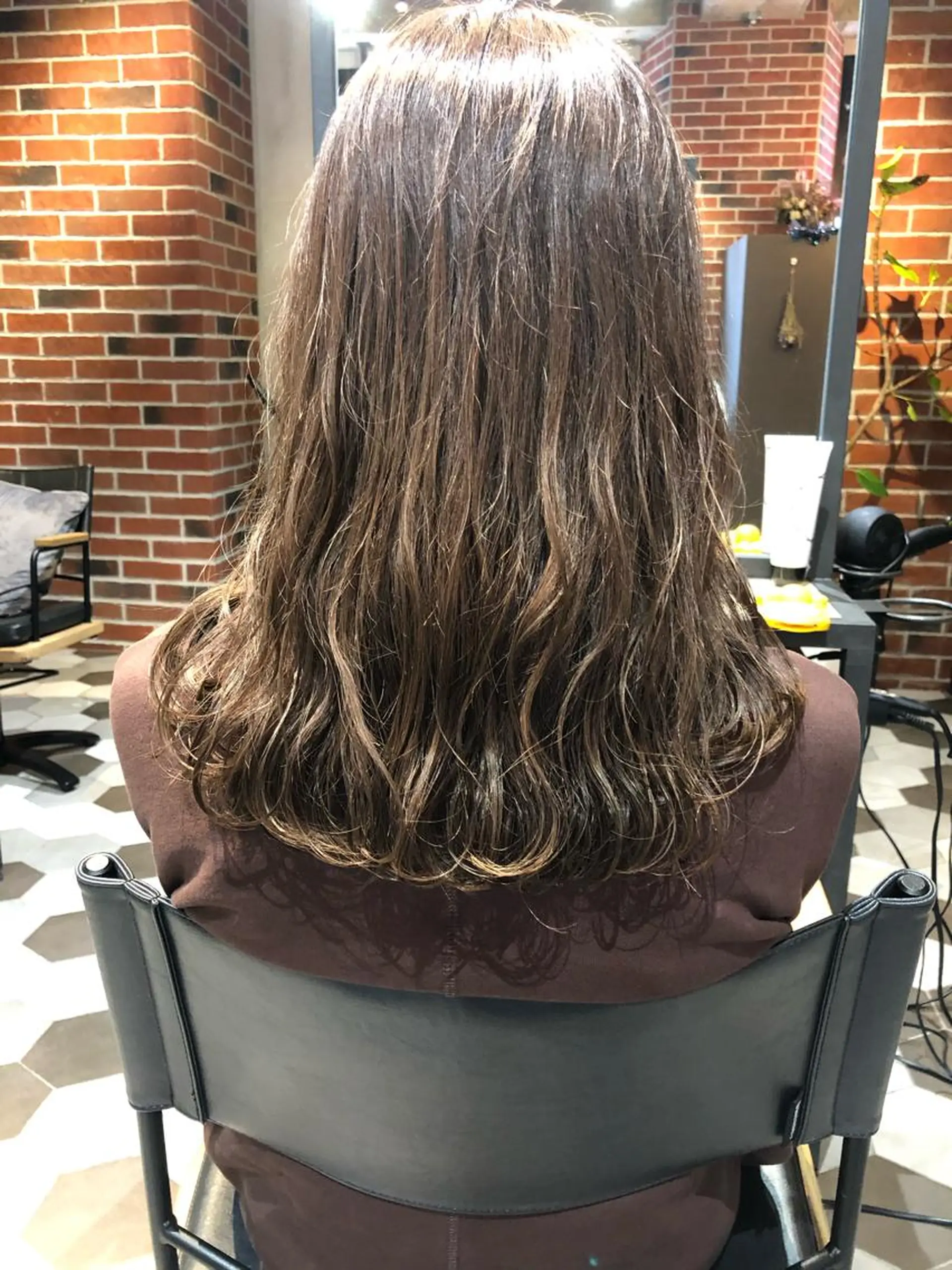 セミロング シンタニ ナオトのヘアスタイル
