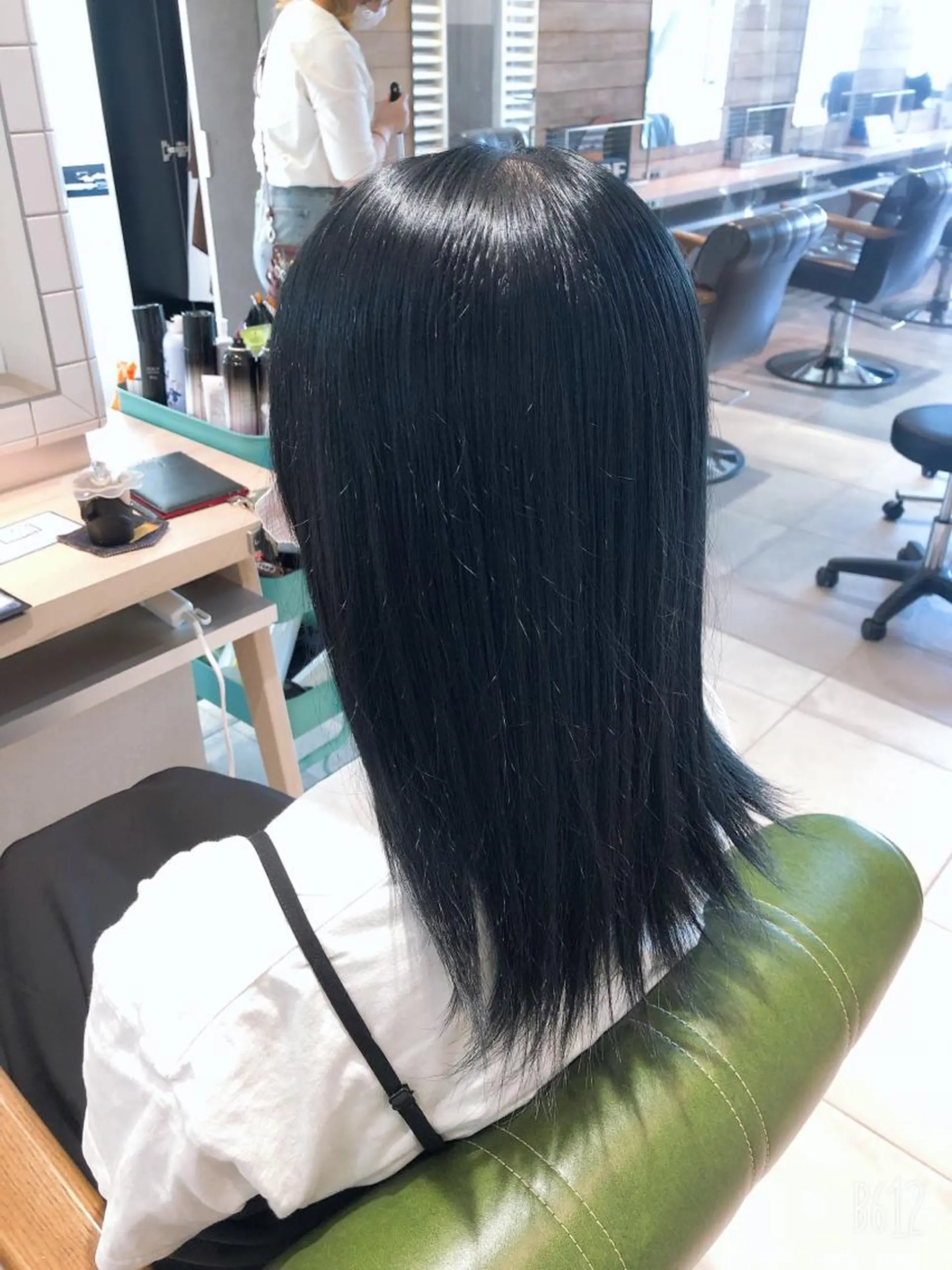 ロング カラー 黒髪 ブリーチ ブルーカラー ブルーブラック ブリーチなしカラー EARTH志木/佐藤 氷河のヘアスタイル