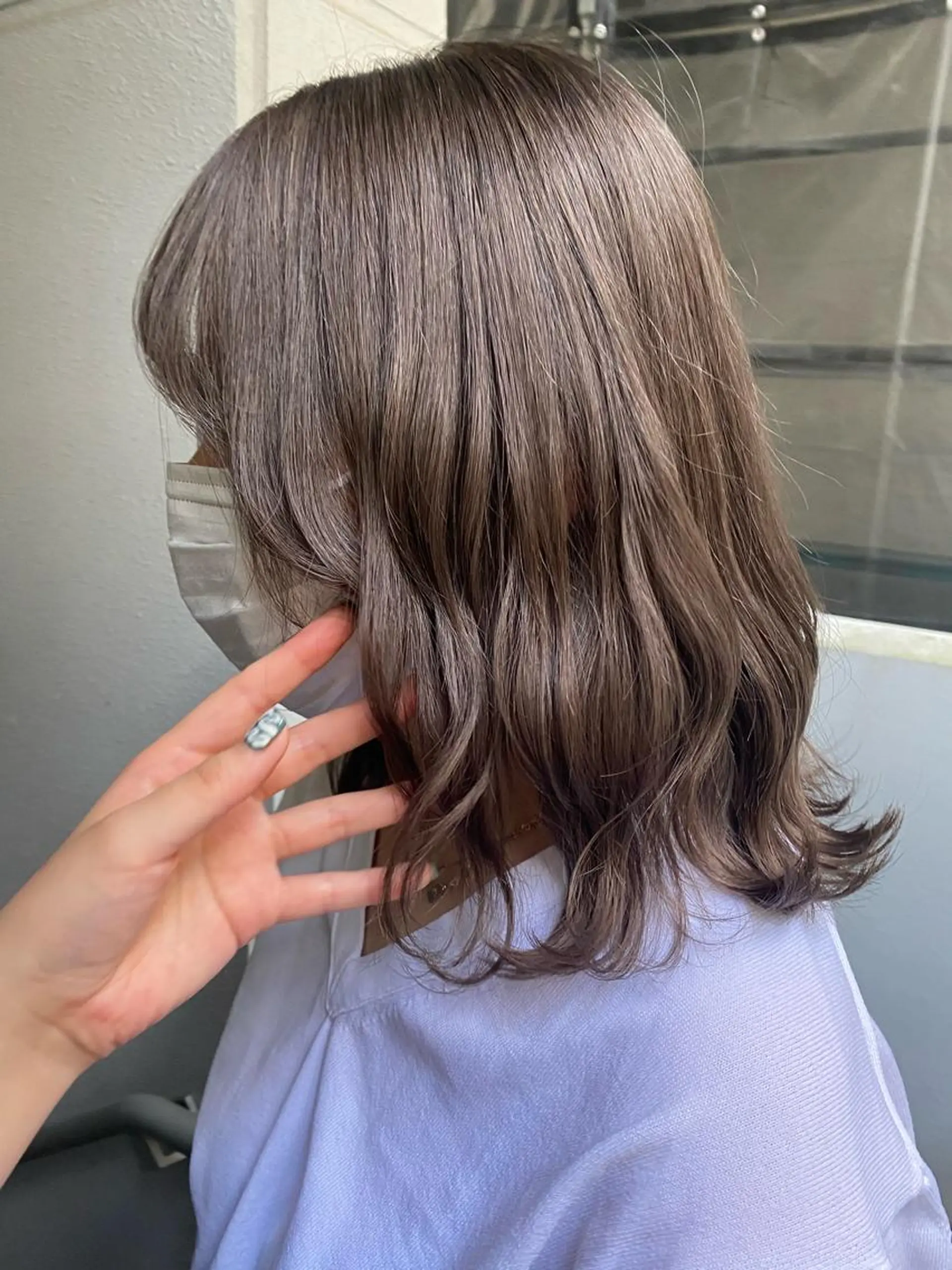 ミディアム カラー グレージュ 遠藤沙也加 /レイヤーカットのヘアスタイル