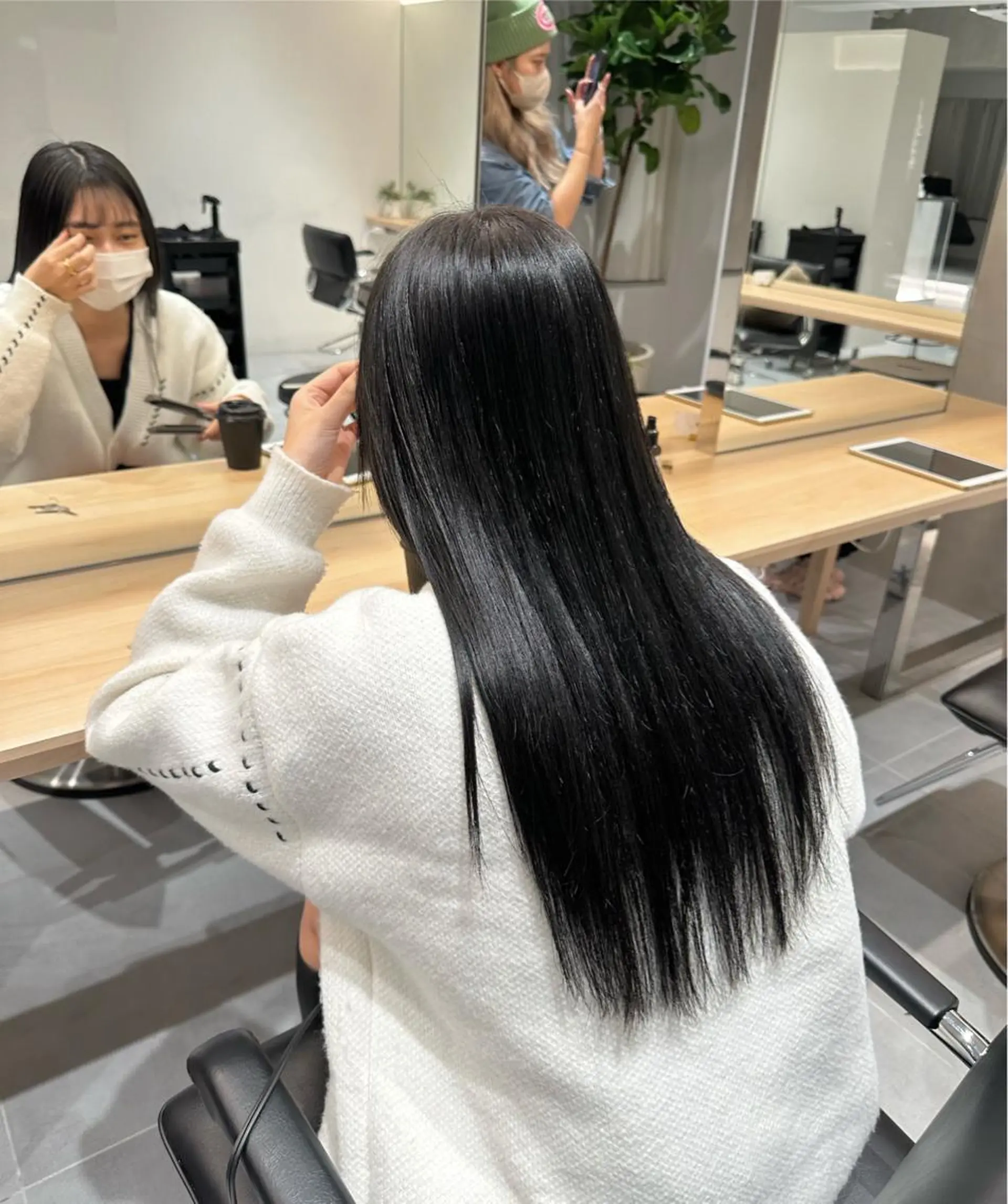セミロング トリートメント ヘッドスパ 透ける艶カラー💎 ミオのヘアスタイル