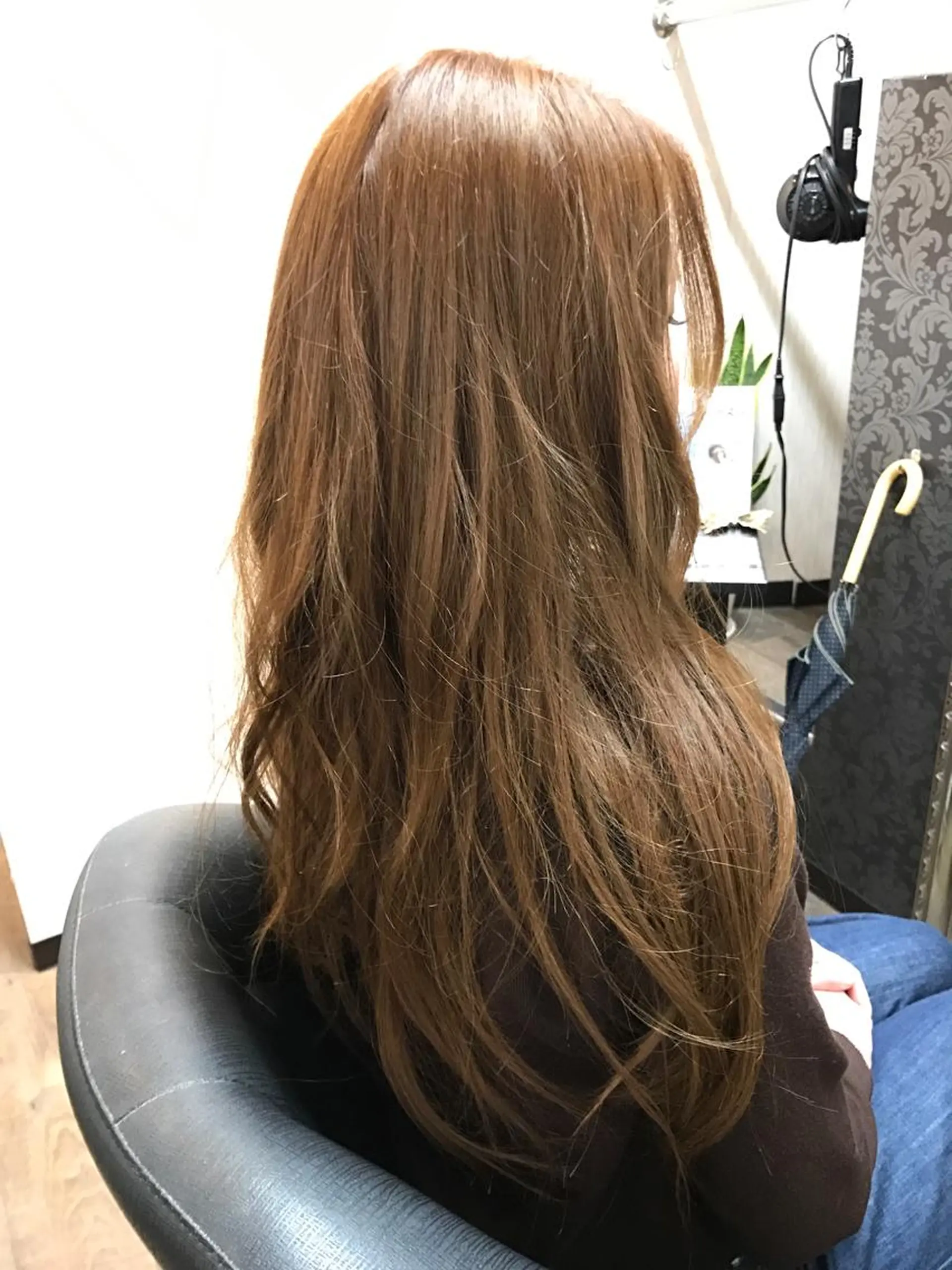 ロング カラー アッシュ ベージュカラー ブリーチ ブリーチなしカラー 東風上 亮介のヘアスタイル