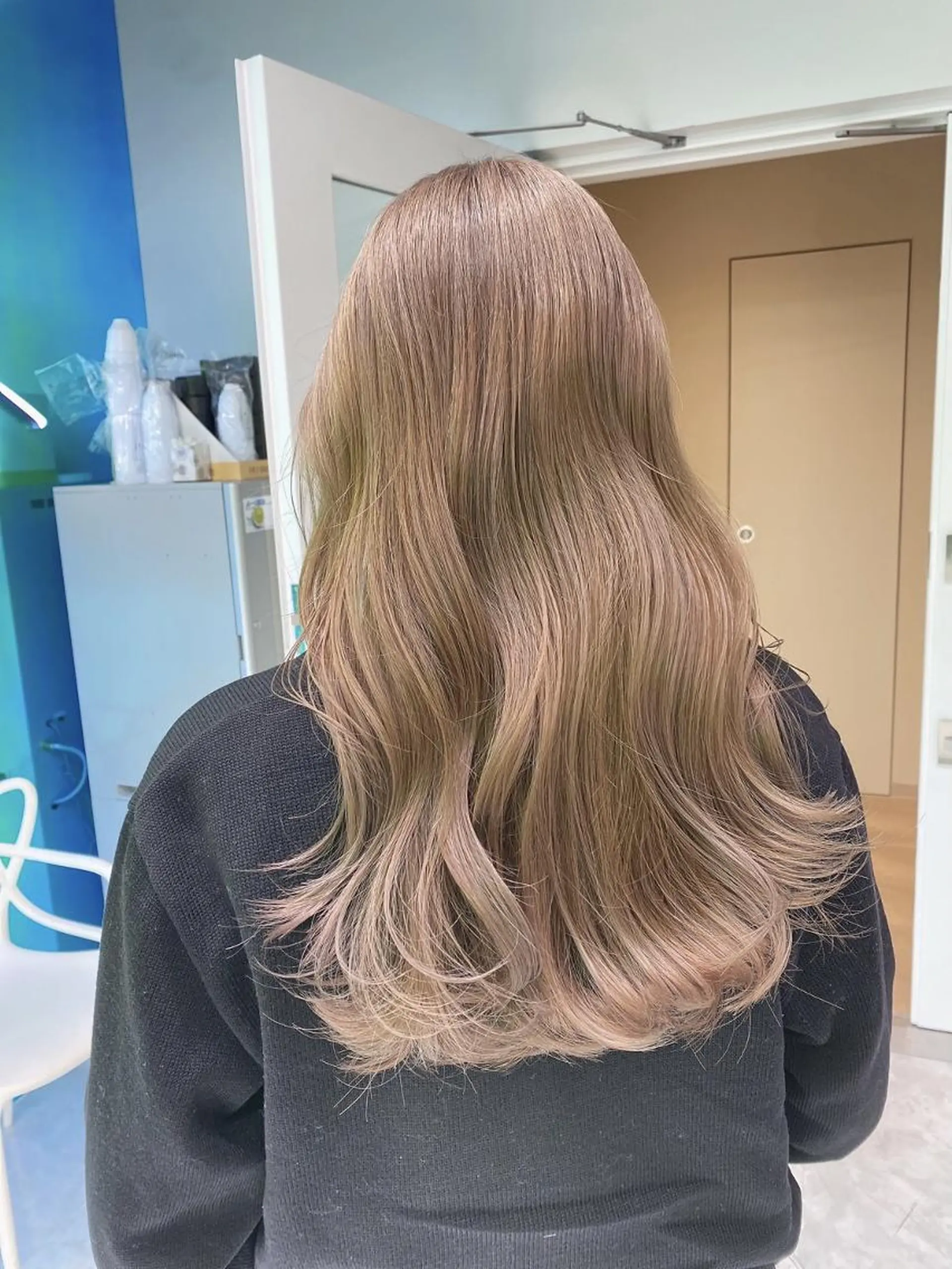 カラー セミロング ベージュ‎/ダブルカ ラー/RINKA🎀のヘアスタイル