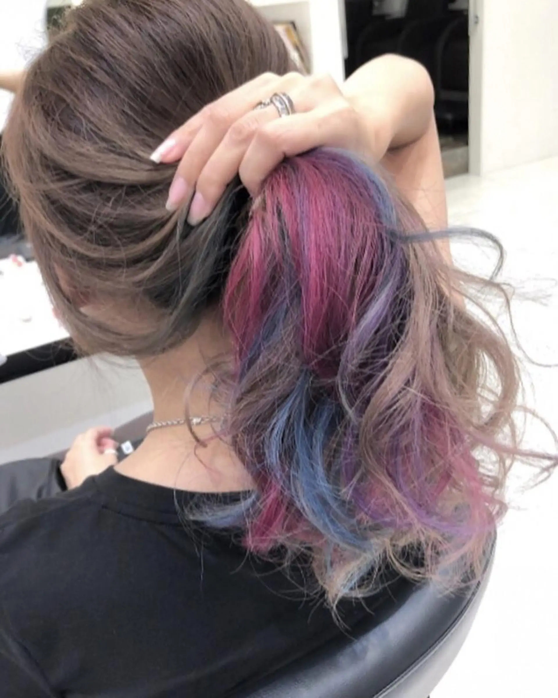 セミロング ヘアカラー 岸 保奈美のヘアスタイル