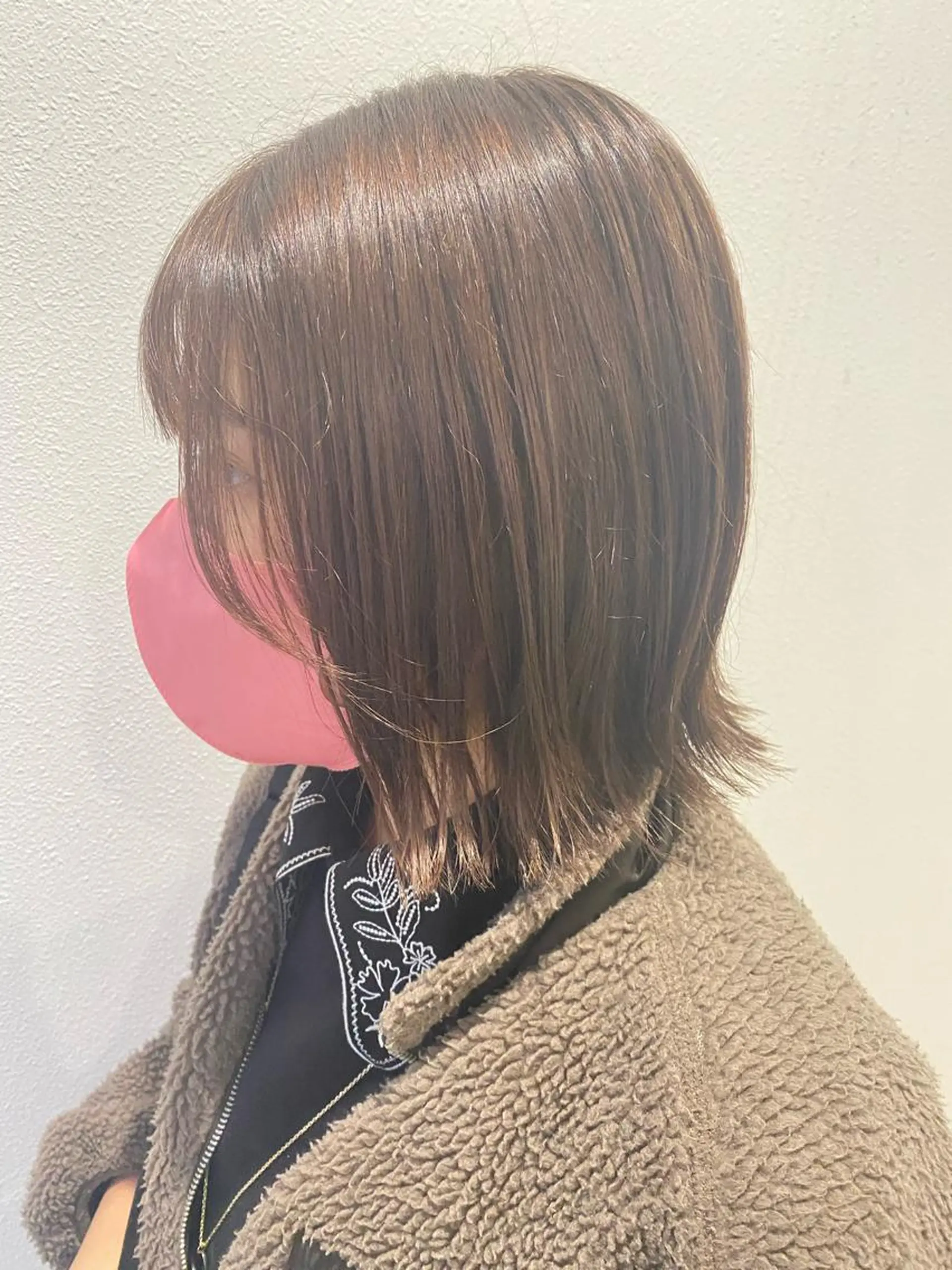 ショート カラー ベージュカラー ブリーチ ミルクティーベージュ ブリーチなしカラー ボブ ヘアカラー トリートメント エクステ／インナー カラー 礒野朱里のヘアスタイル