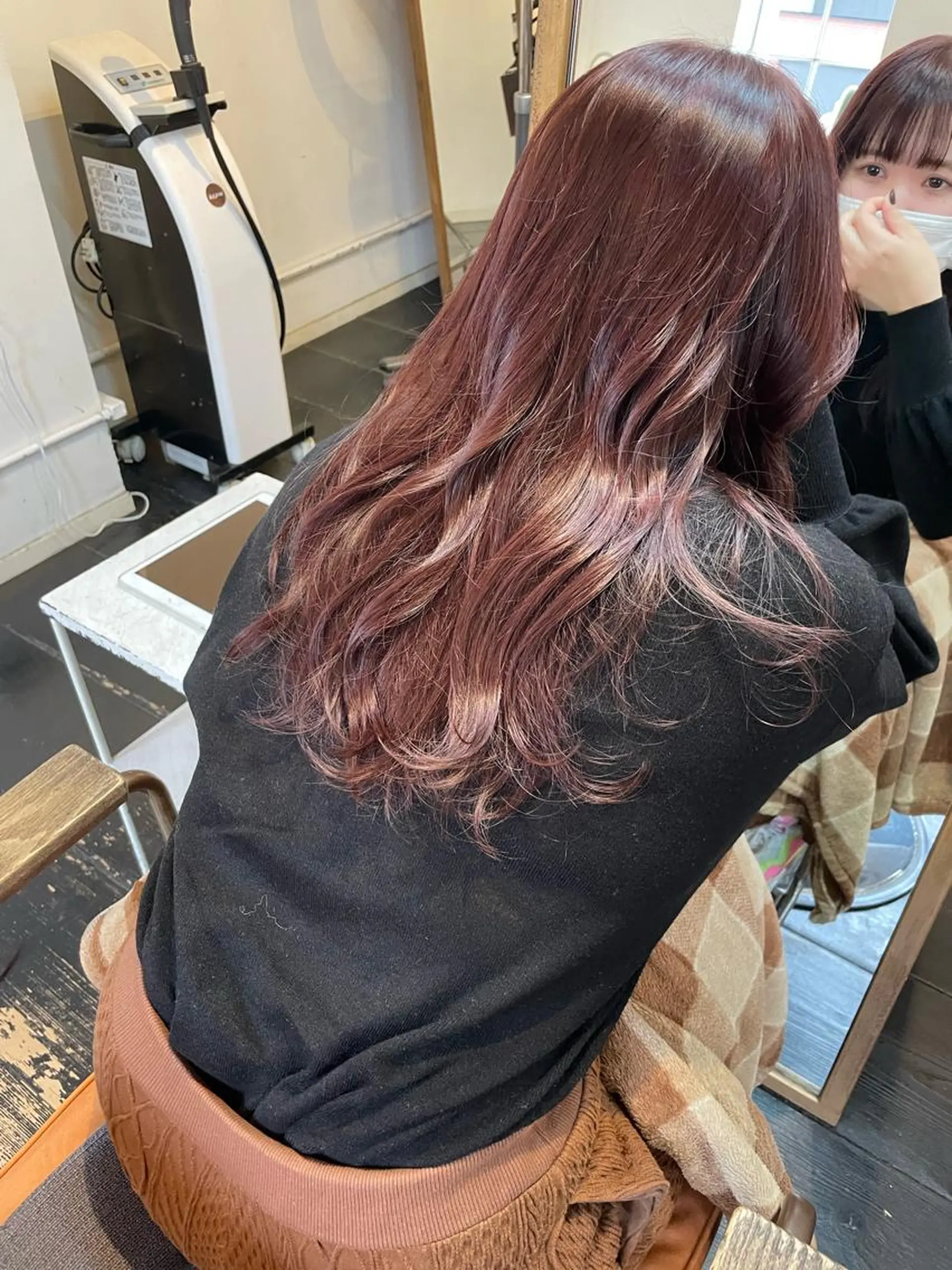 ロング カラー ブリーチ ブラウンカラー ブリーチなしカラー ピンクカラー ピンクブラウン カット ヘアカラー h a k u 大倉 卓人のヘアスタイル
