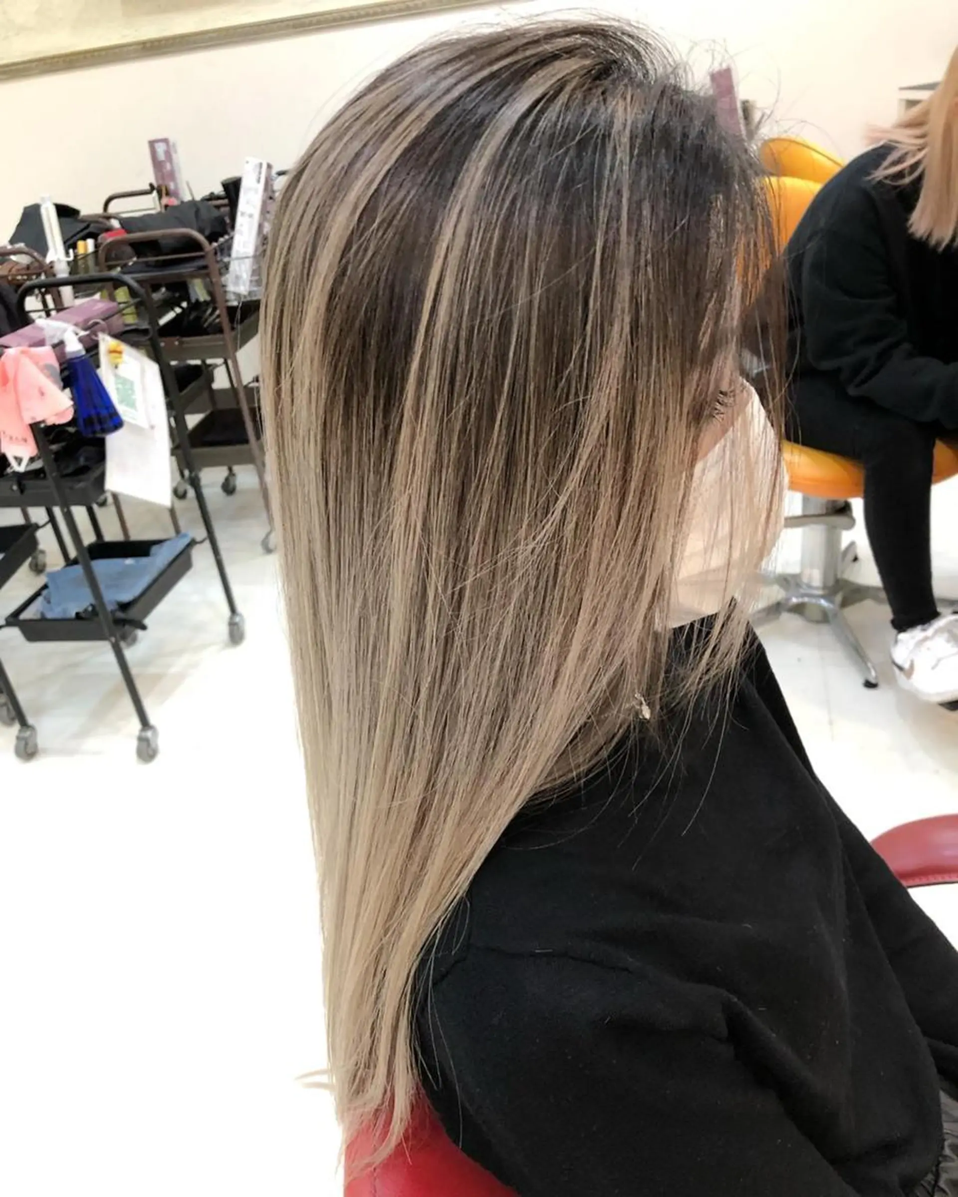 ショート カラー パーマ ヘアアレンジ メンズ 切りっぱなしボブ メンズバレイヤージュ メンズブリーチ メンズハイライト メンズハイトーン yasu ヤスのヘアスタイル