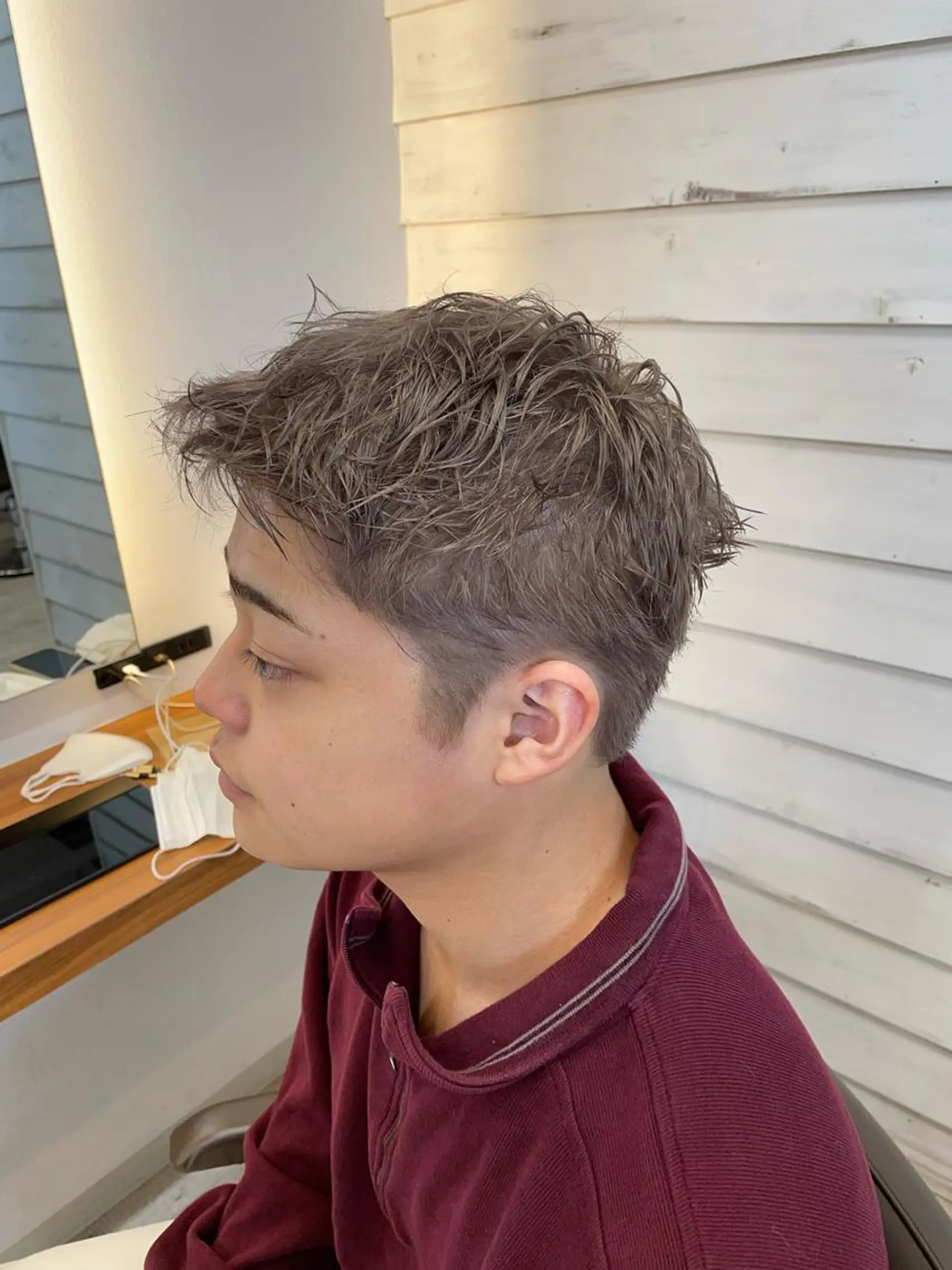 ショート カラー メンズ メンズブリーチ 刈り上げ ブリーチ ヘアカラー 小林 崇雅　ダウンパーマのヘアスタイル